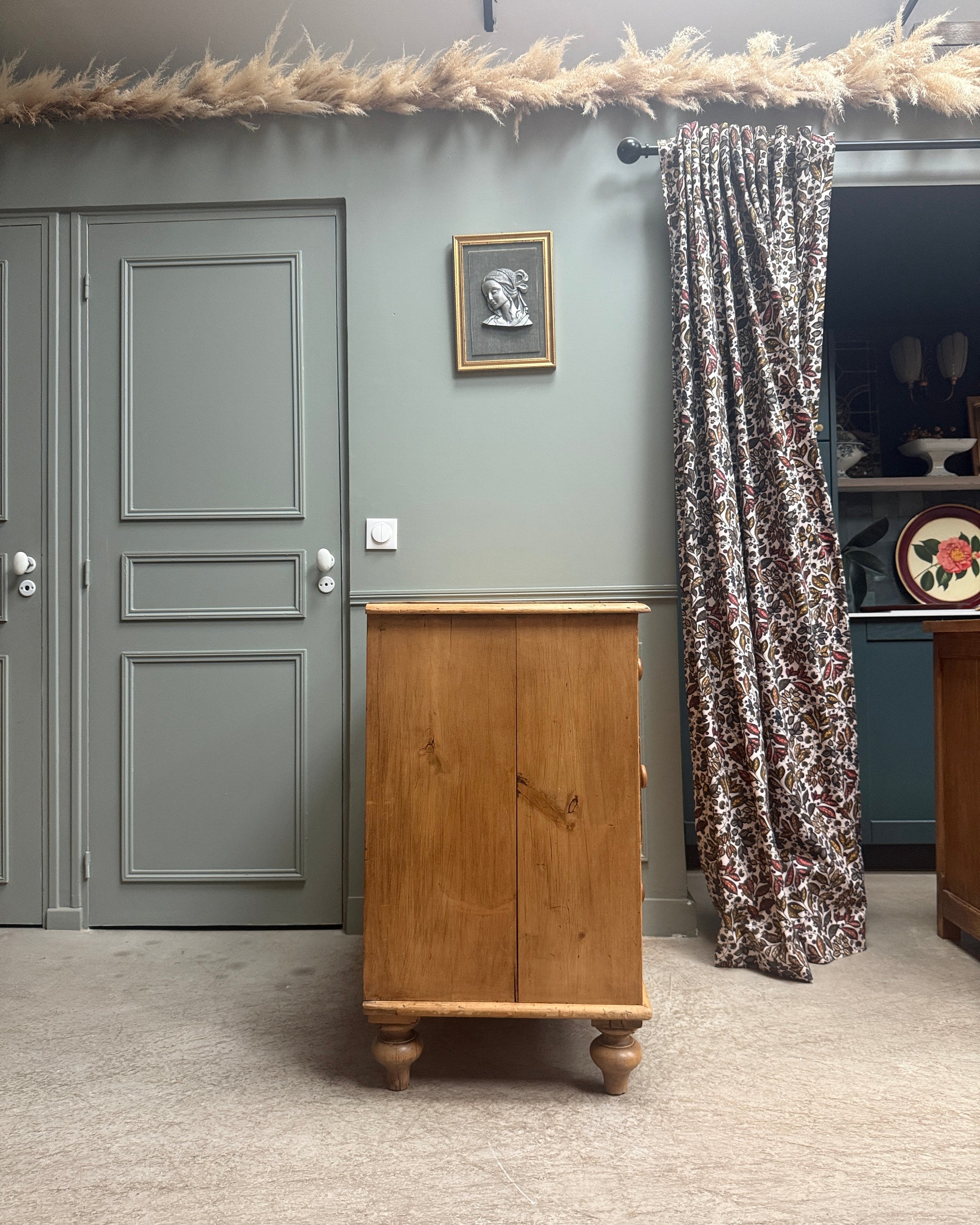 Commode anglaise en pin