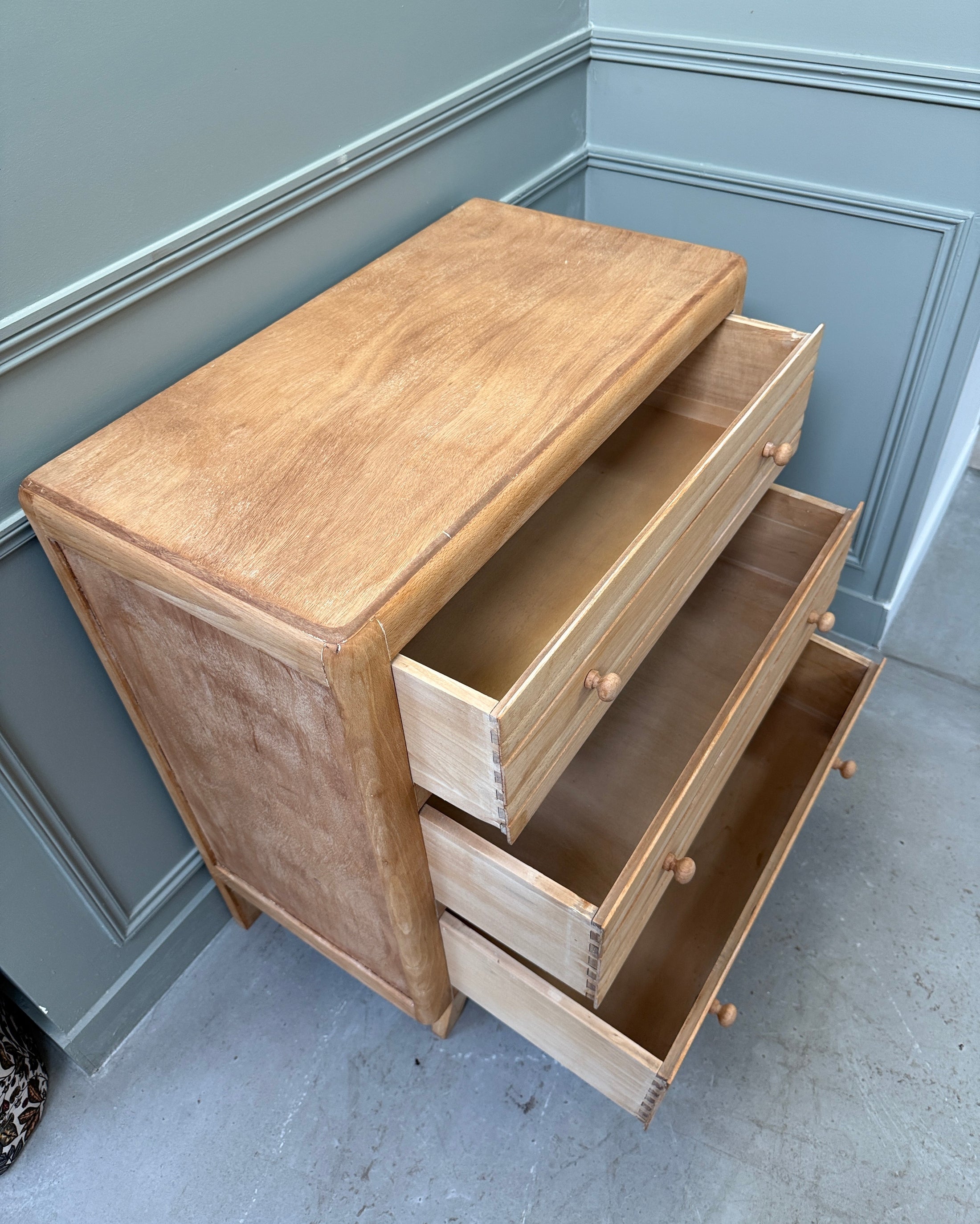 Commode vintage en hêtre