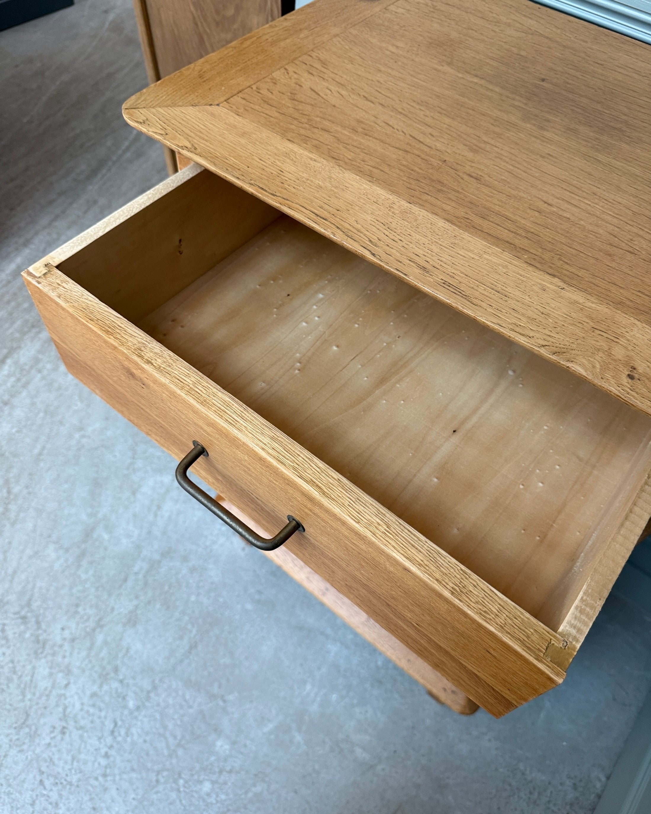 Petite commode vintage en chêne