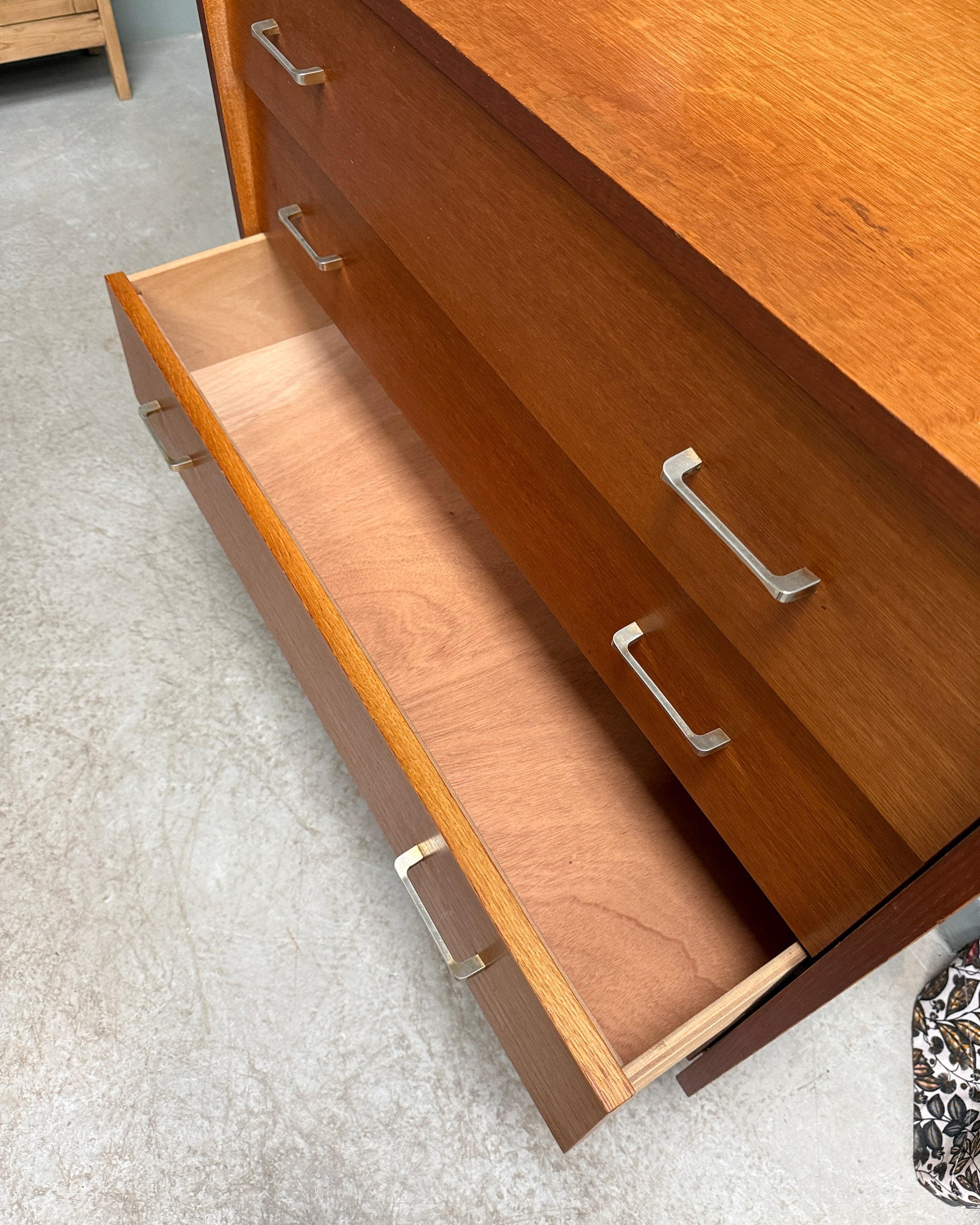 Commode vintage en chêne