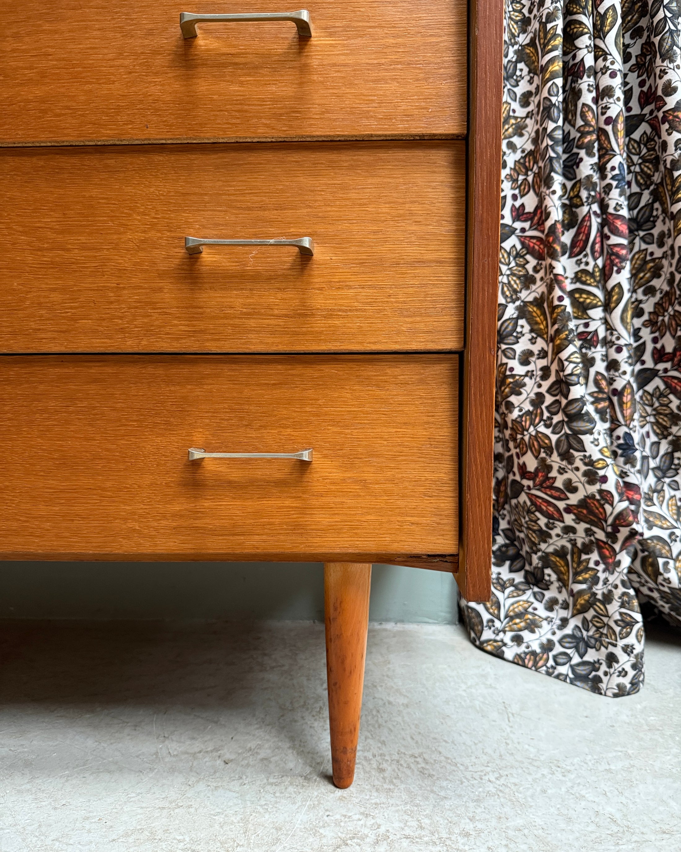Commode vintage en chêne