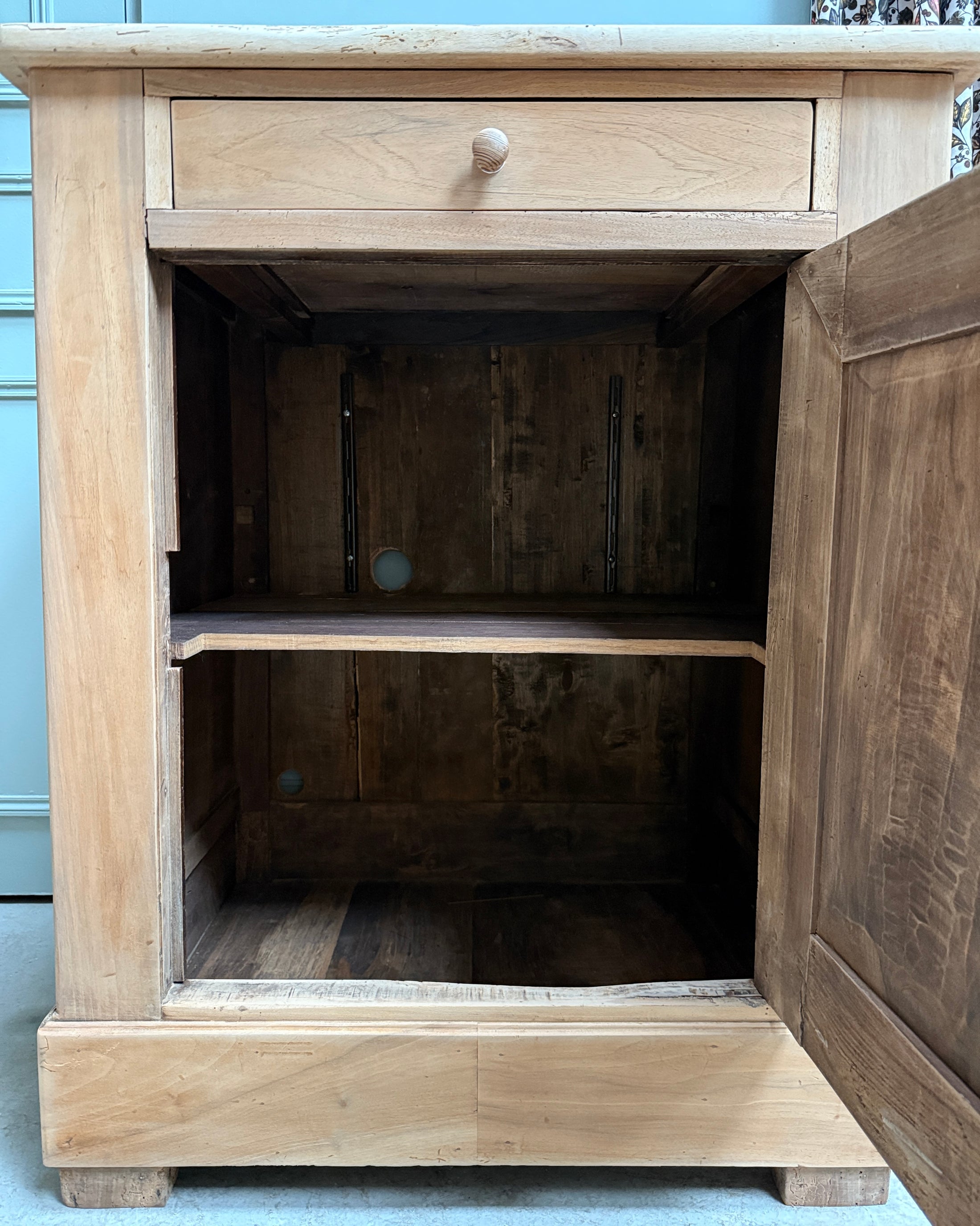 Grand confiturier en noyer