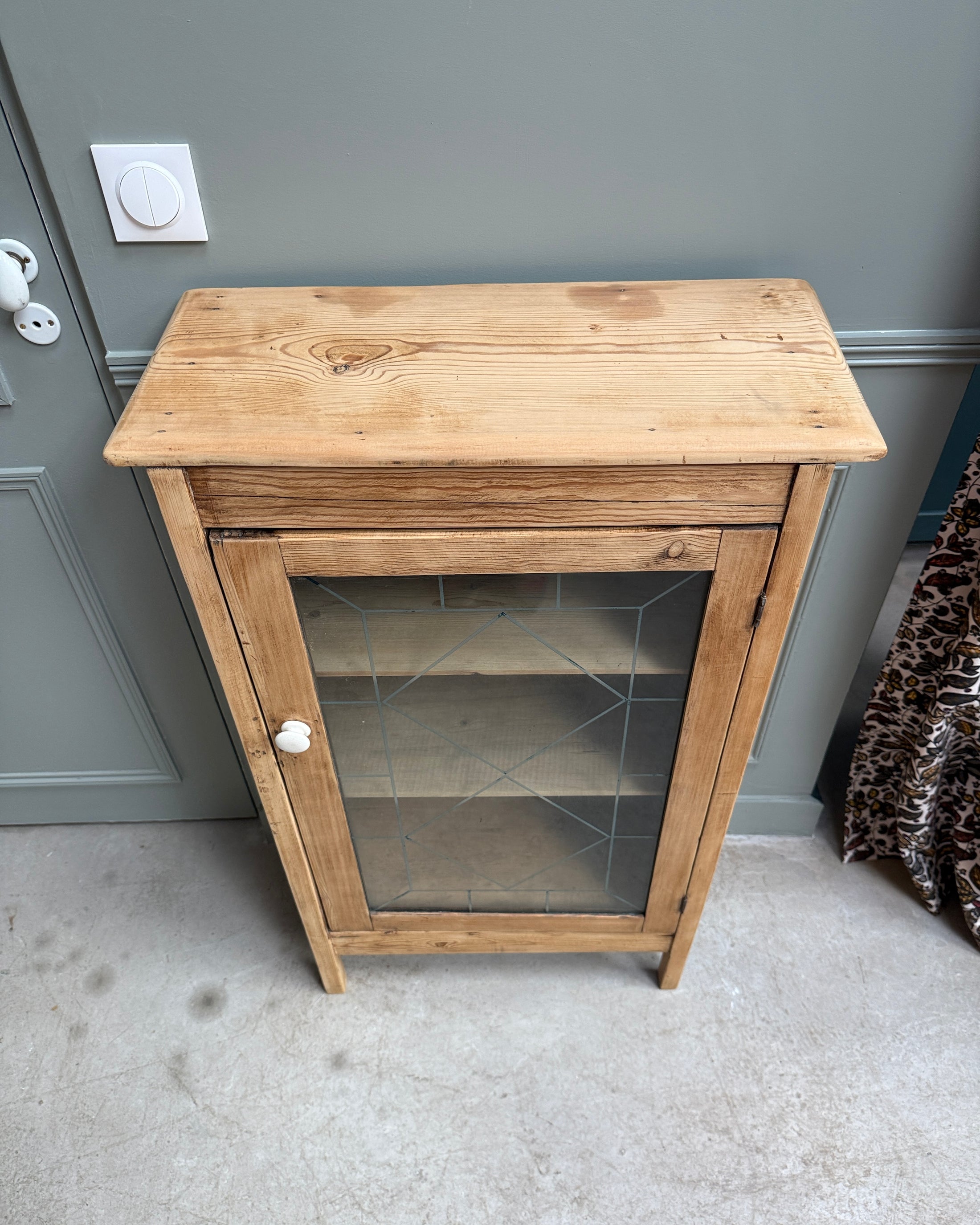 Confiturier vintage vitré en pin