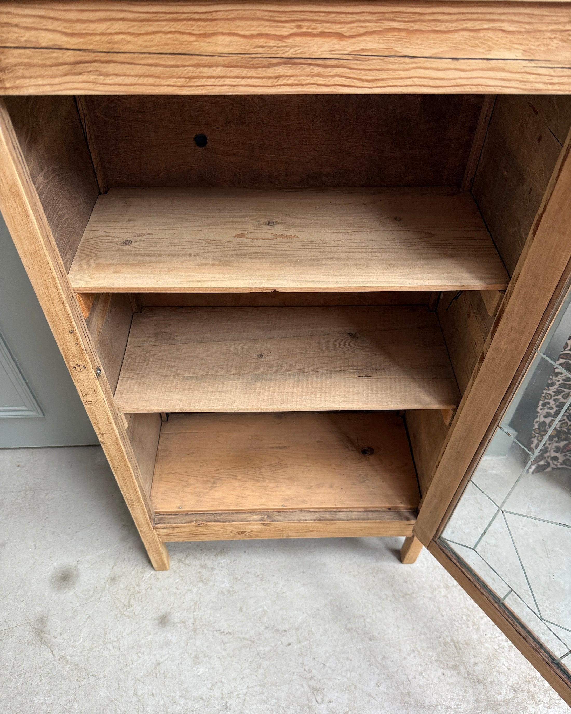 Confiturier vintage vitré en pin