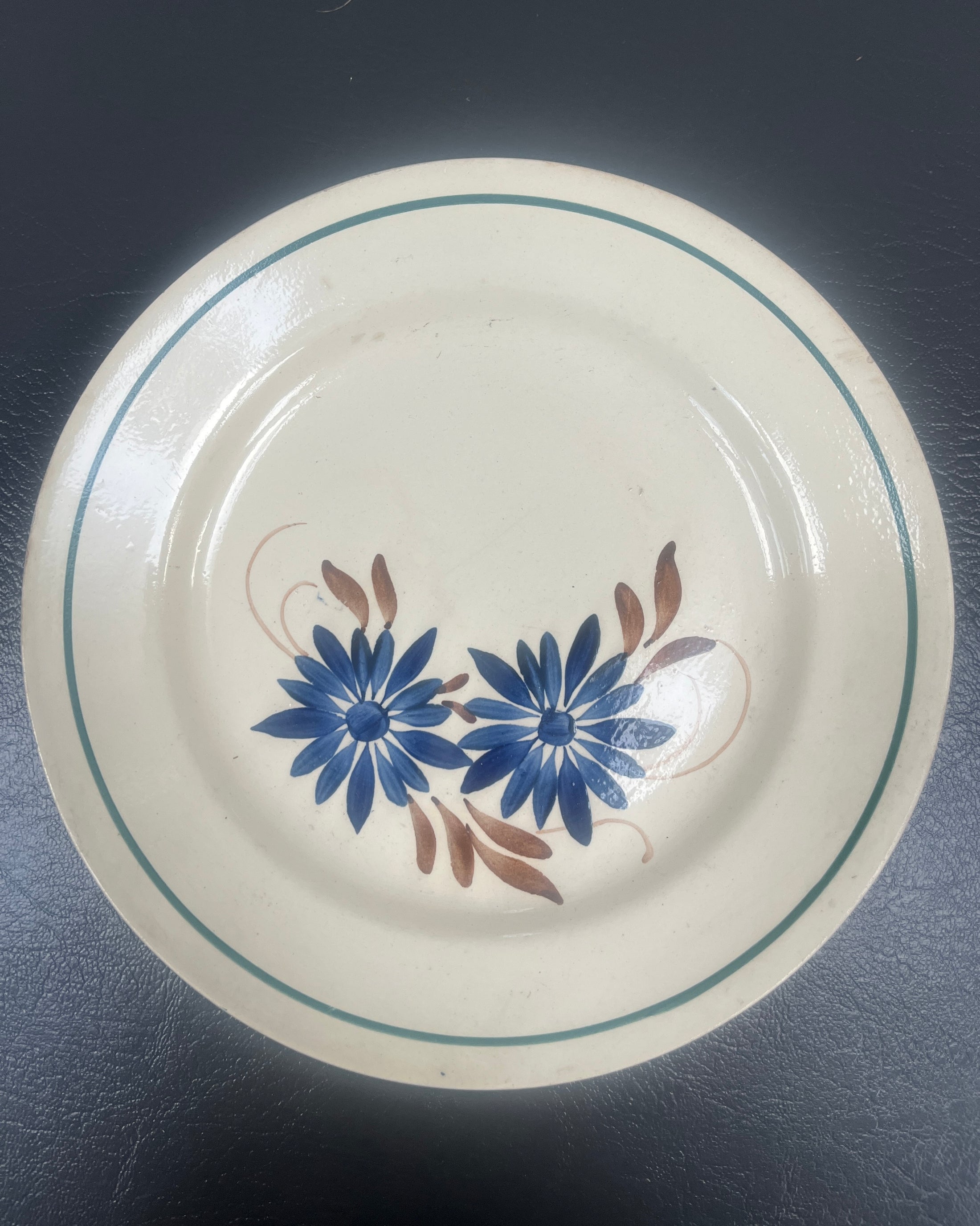 Assiettes plates terre de fer HBCM
