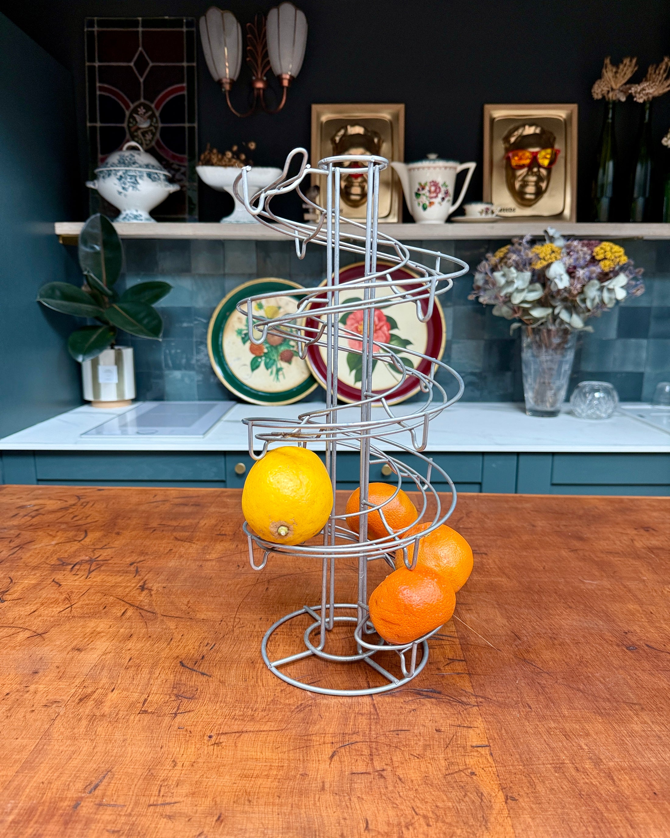 Distributeur d’oranges vintage en métal