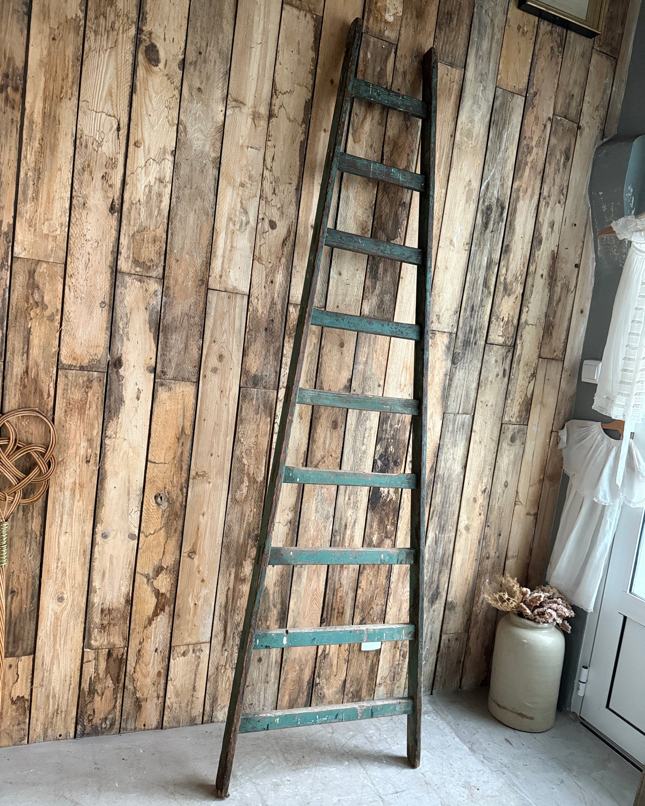 Échelle vintage décorative patine verte