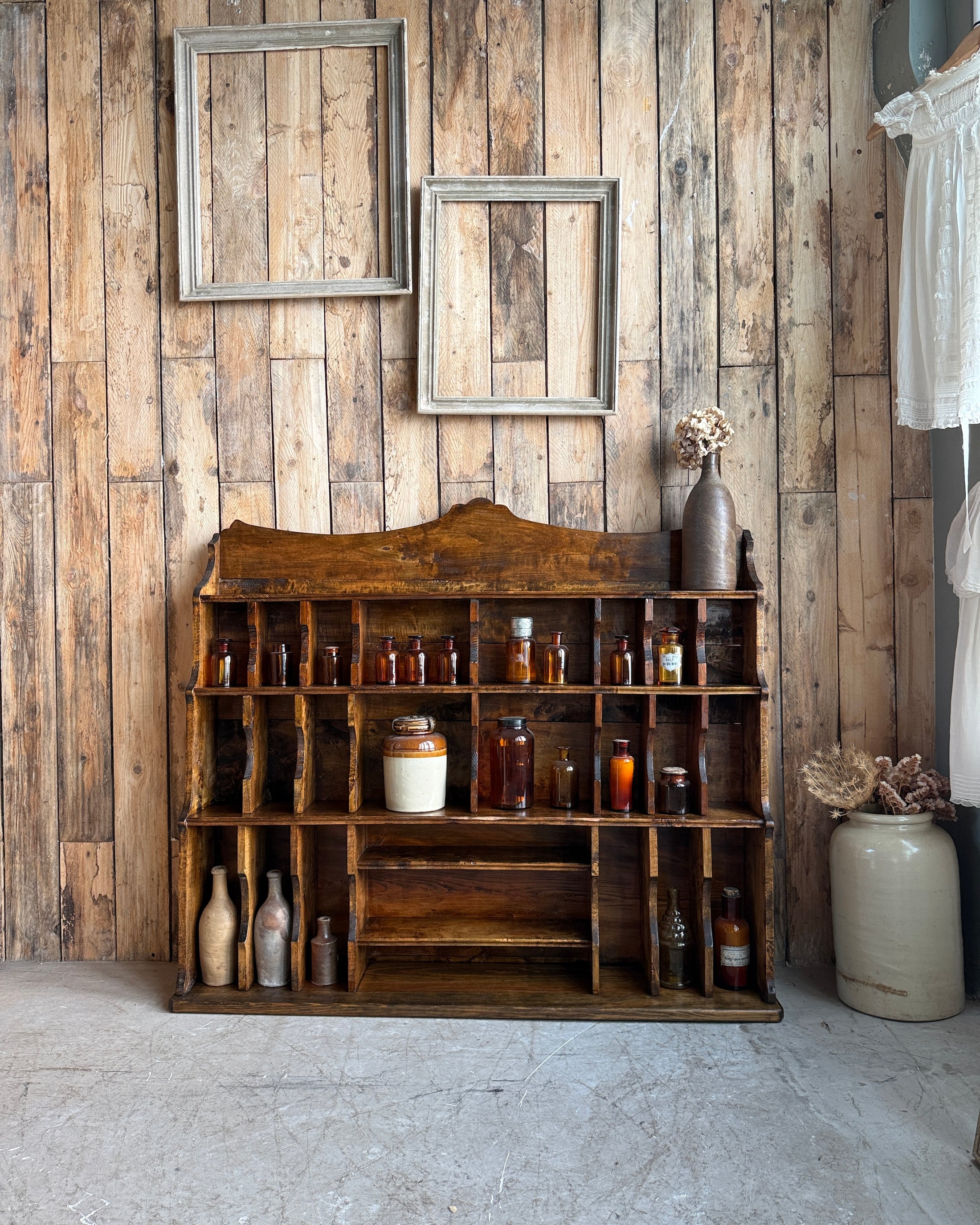 Meuble de métier à casiers