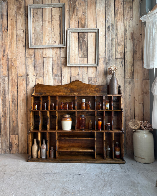 Meuble de métier à casiers