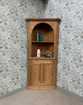 Charger l'image dans la visionneuse de la galerie, Encoignure vintage / armoire d’angle en pin
