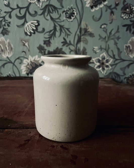 Pot en grès vernissé gris