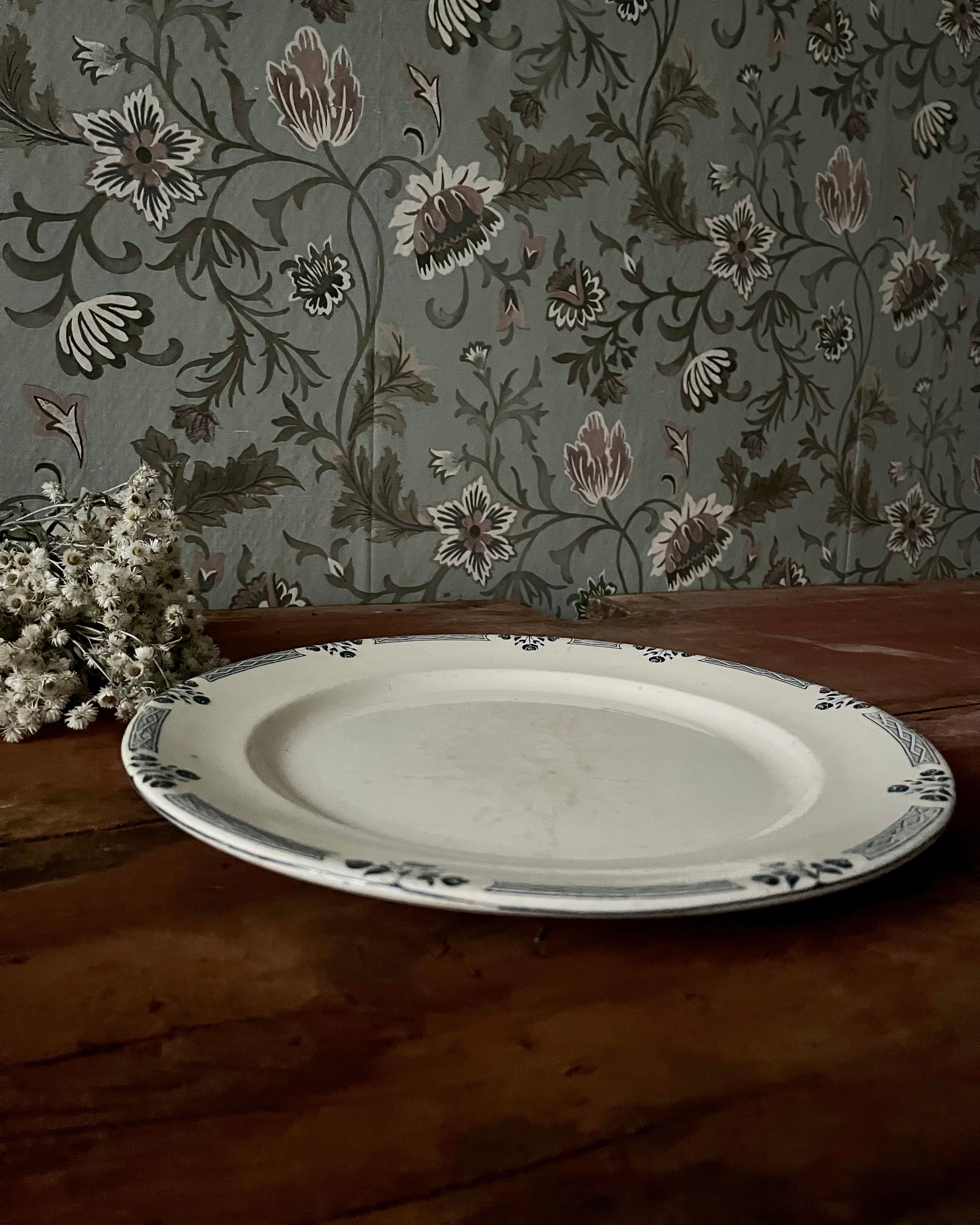 Plat rond plat terre de fer Art Déco