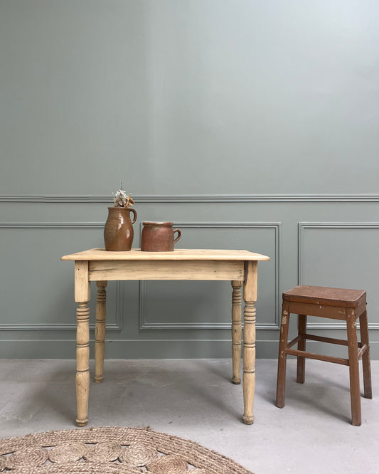 Table d’appoint / Bureau enfant