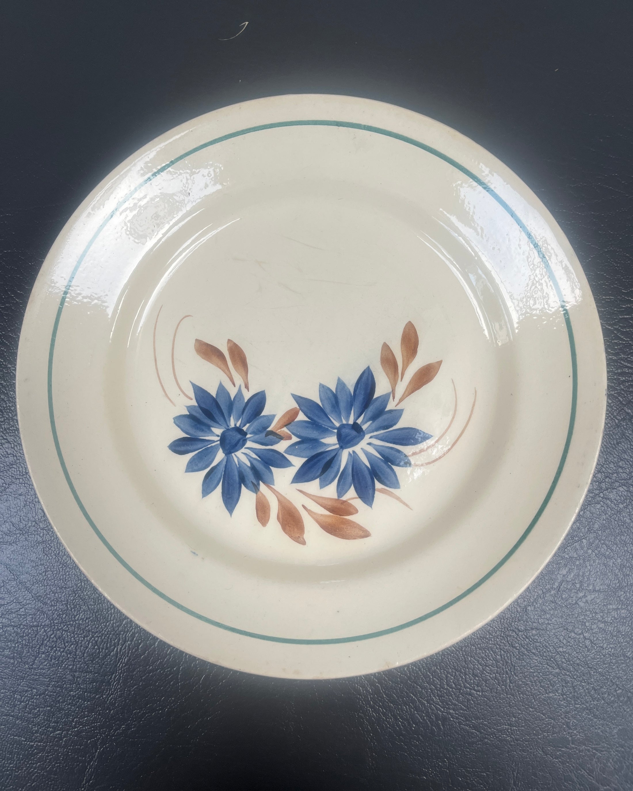 Assiettes plates terre de fer HBCM