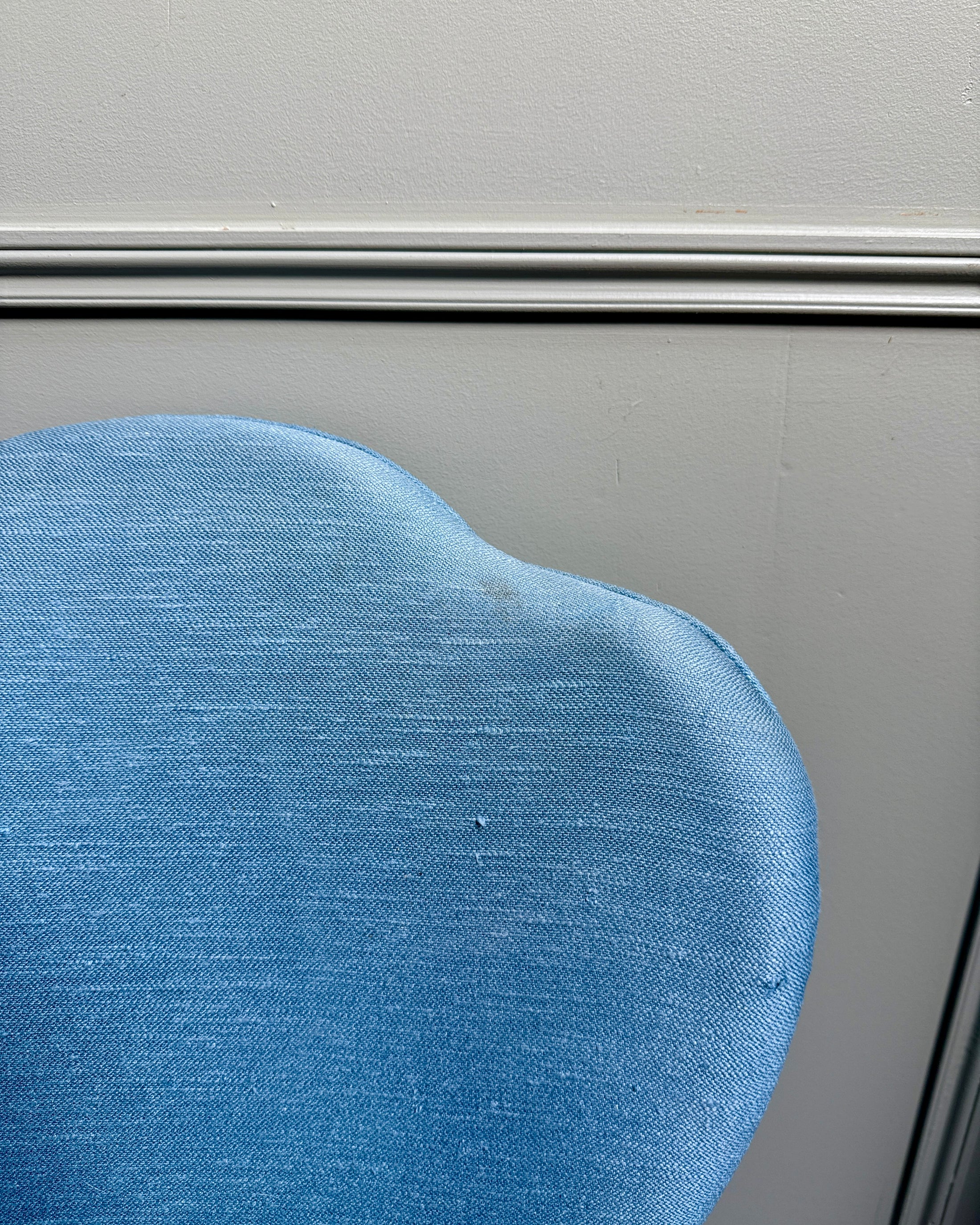 Fauteuil crapaud bleu clair