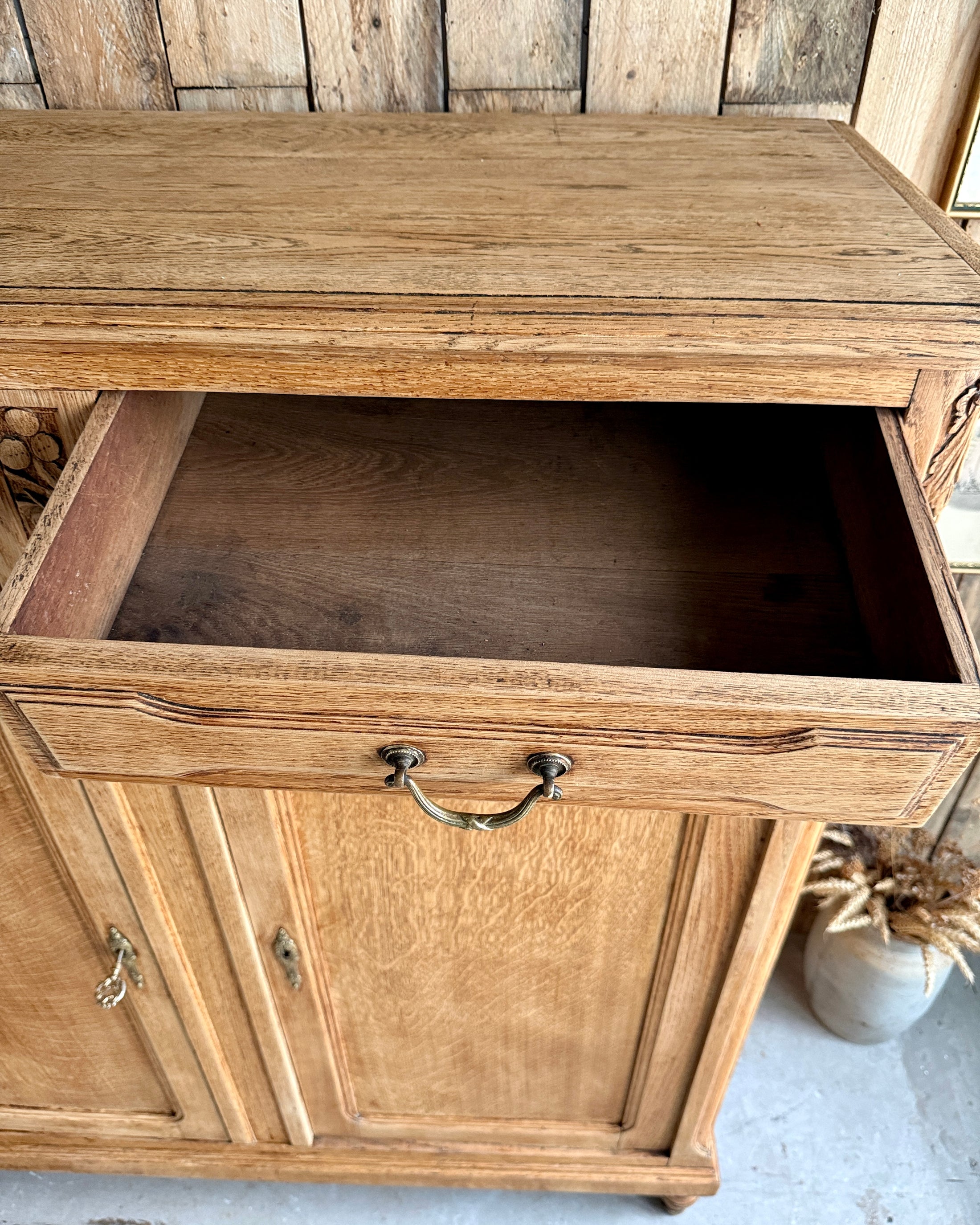 Grand buffet haut en chêne