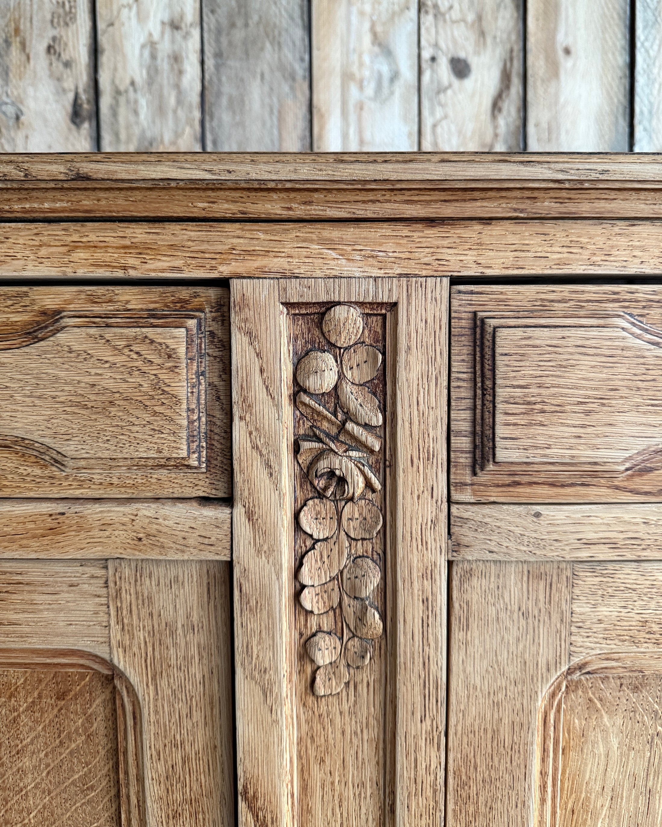 Grand buffet haut en chêne