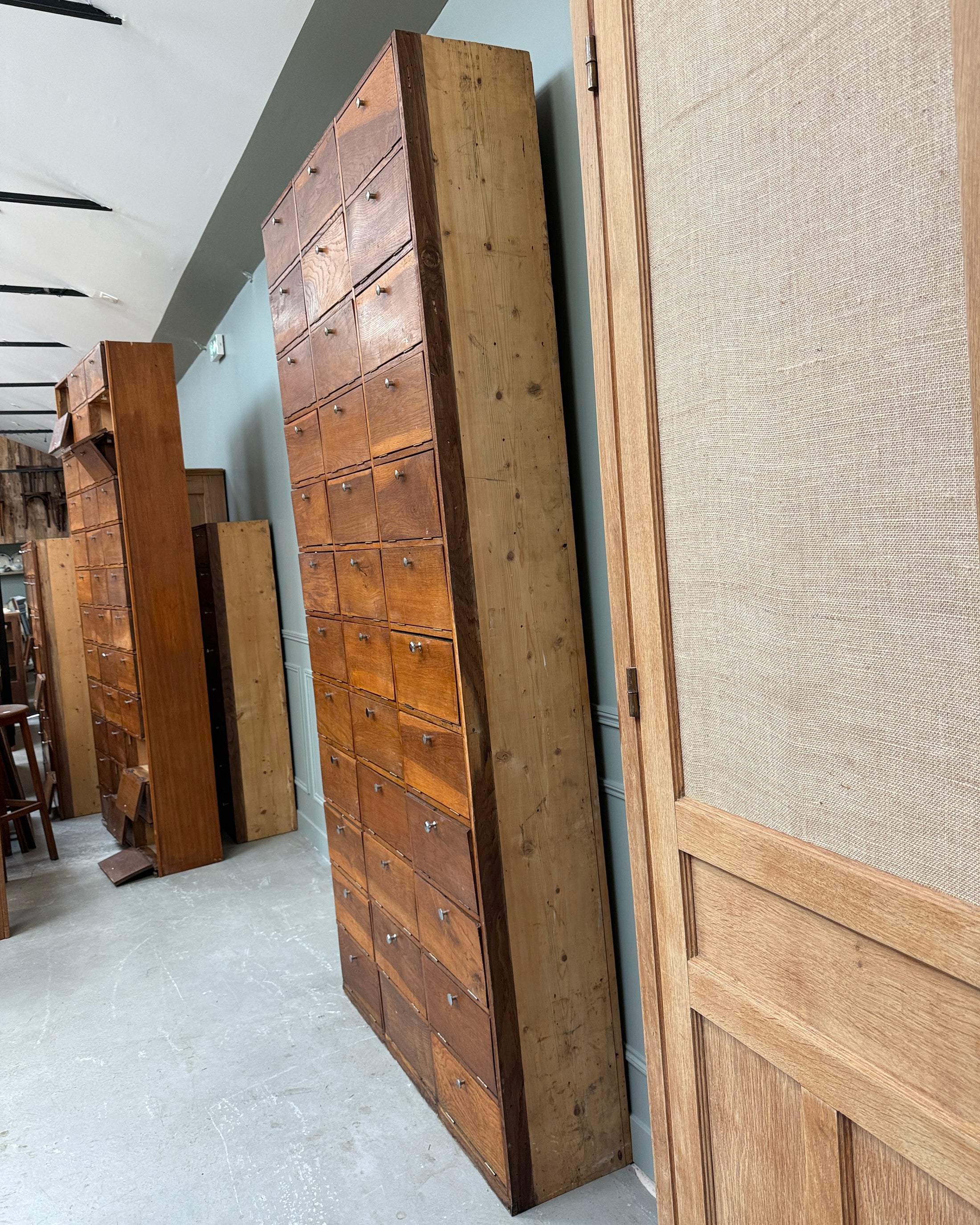 Grand meuble de notaire à clapets