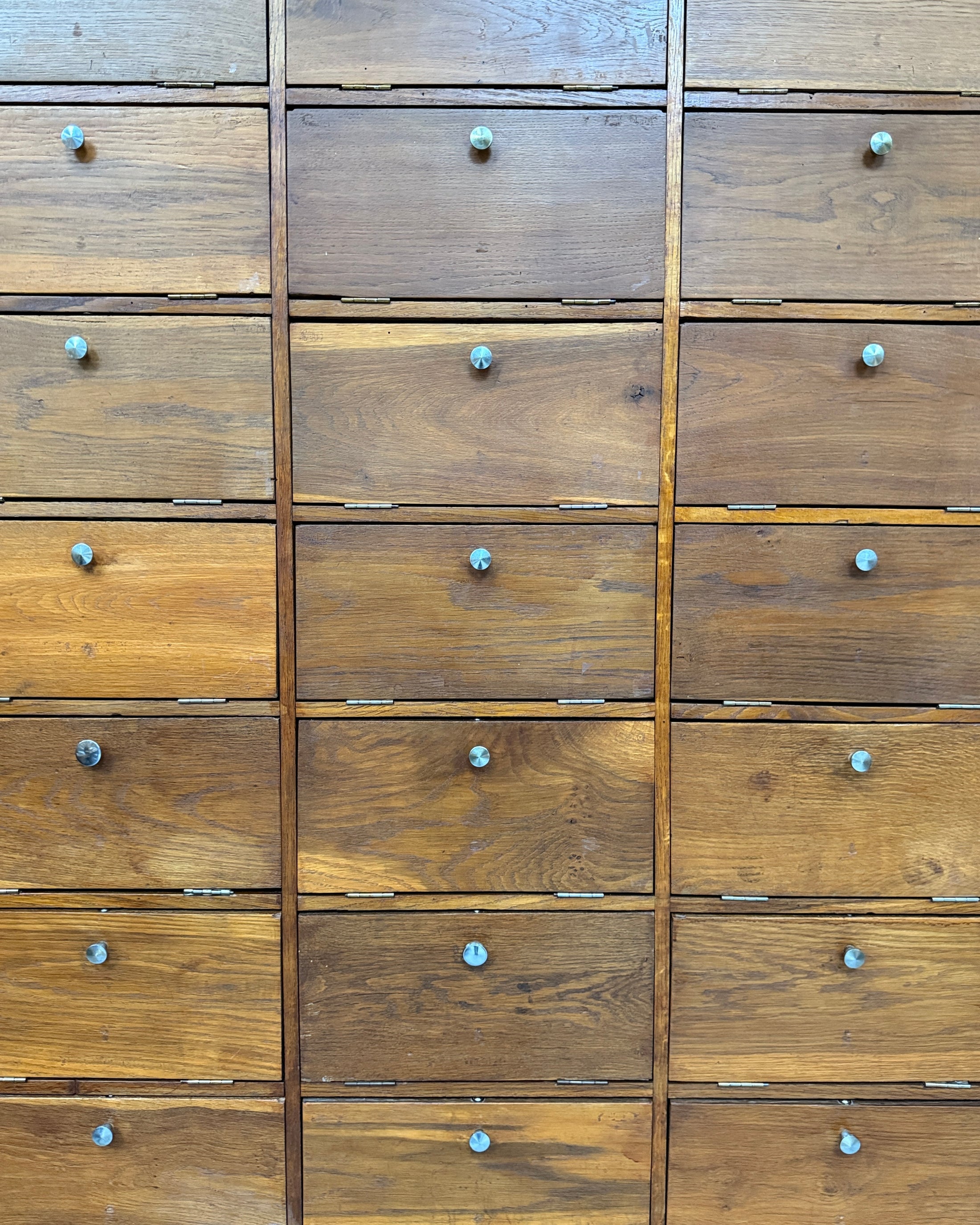 Grand meuble de notaire à clapets