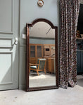 Charger l'image dans la visionneuse de la galerie, Grand miroir en bois perlé

