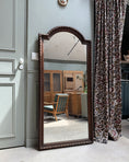Charger l'image dans la visionneuse de la galerie, Grand miroir en bois perlé
