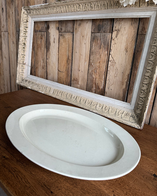 Grand plat blanc terre de fer