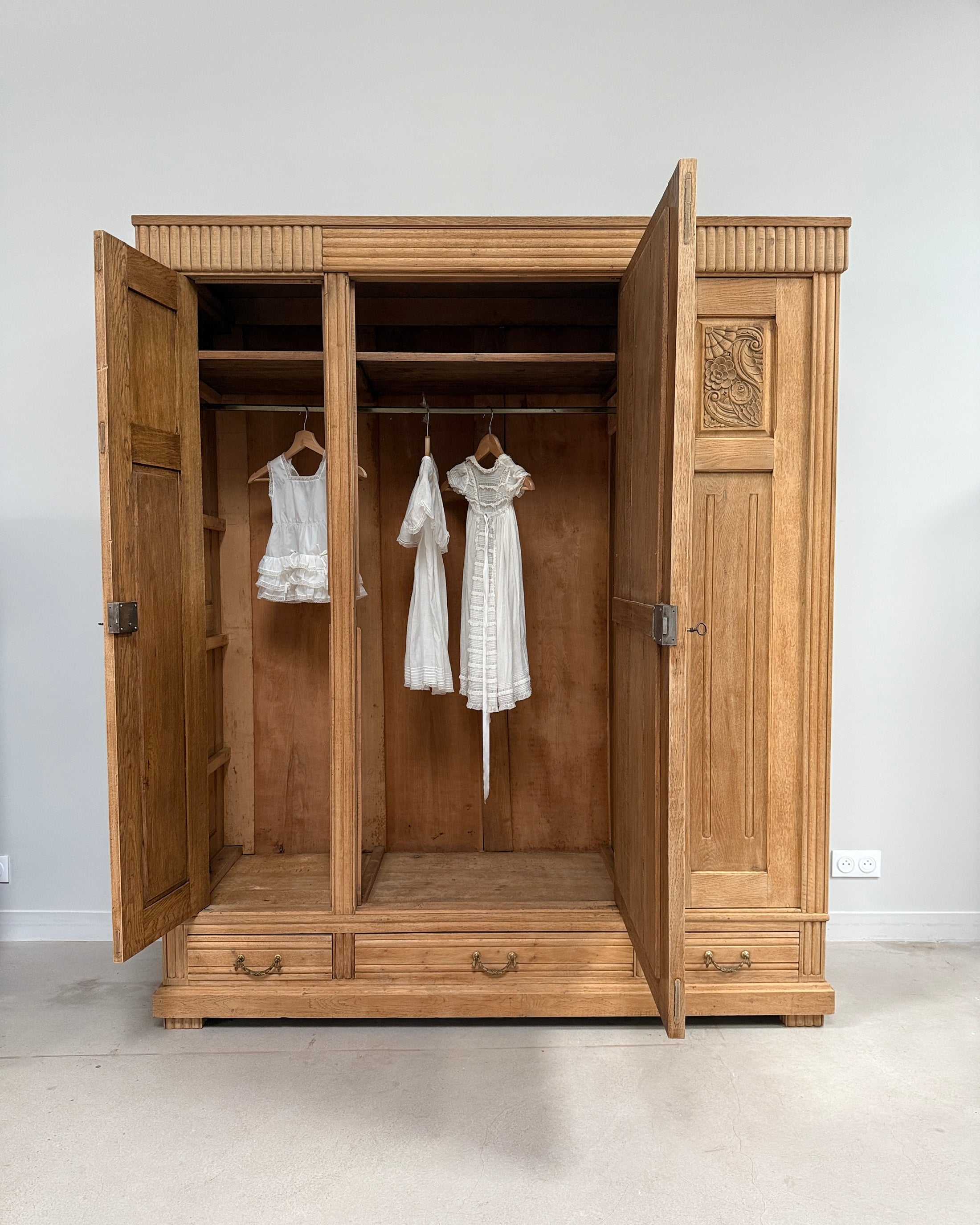 Grande armoire Art Déco en chêne