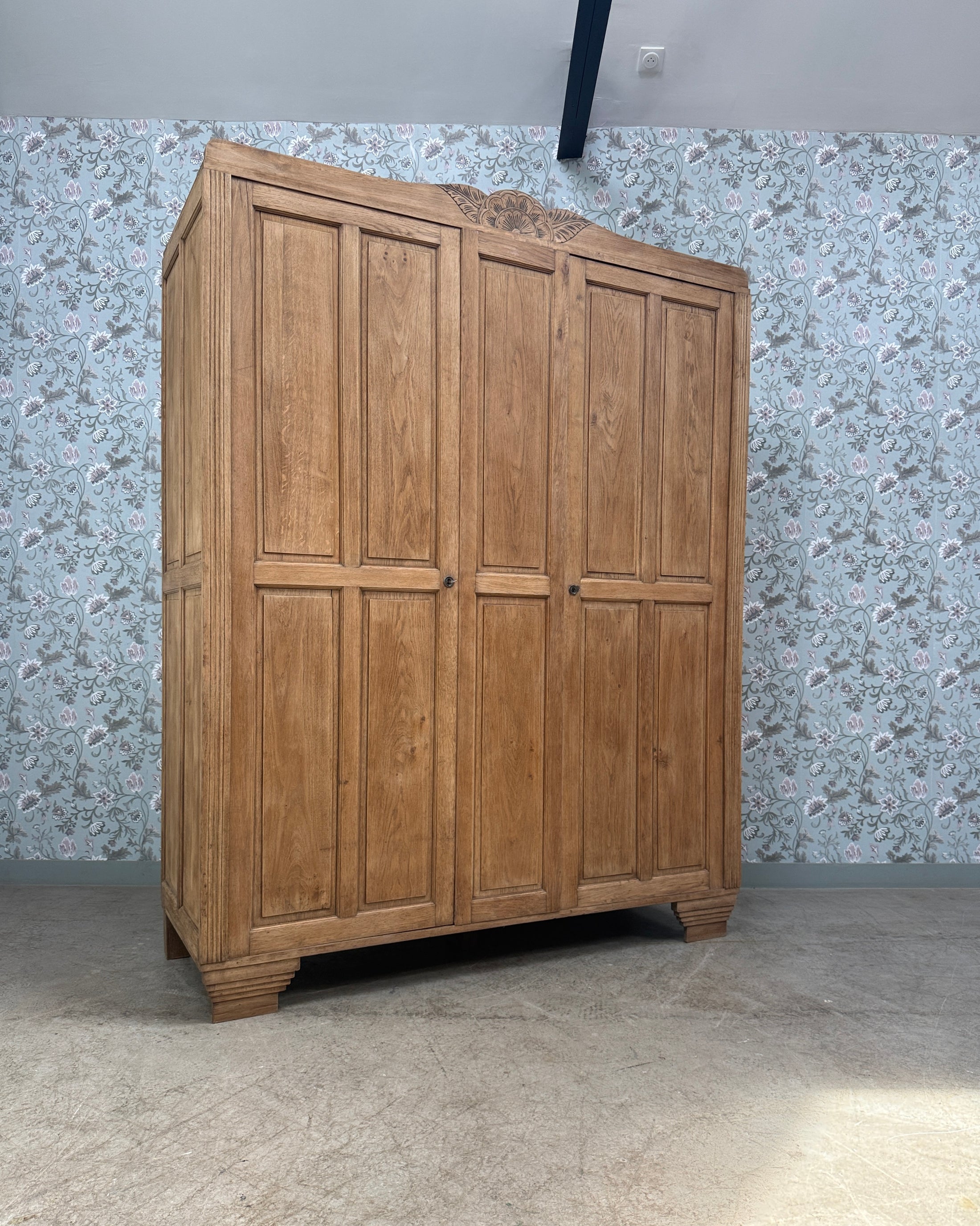 Grande armoire Art Déco en chêne massif