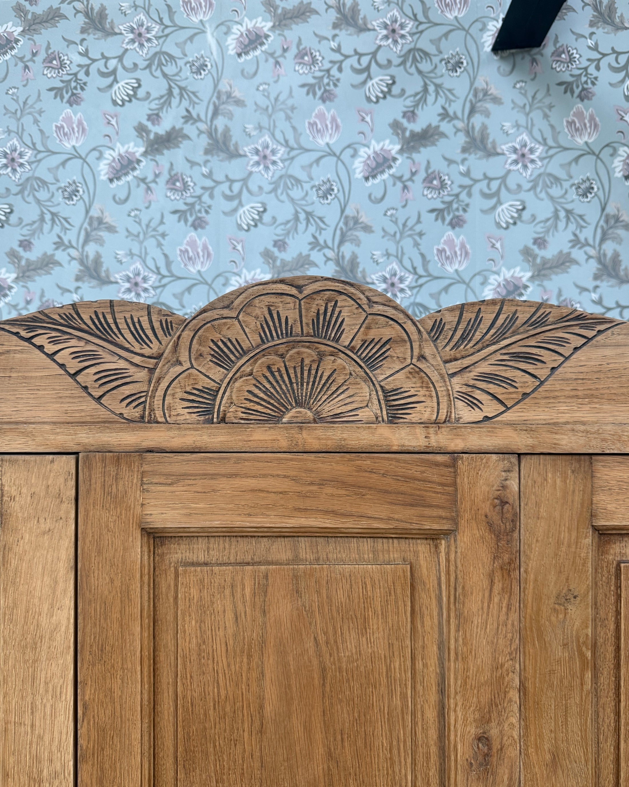 Grande armoire Art Déco en chêne massif