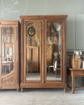 Charger l'image dans la visionneuse de la galerie, Grande armoire à glace de style Louis XVI
