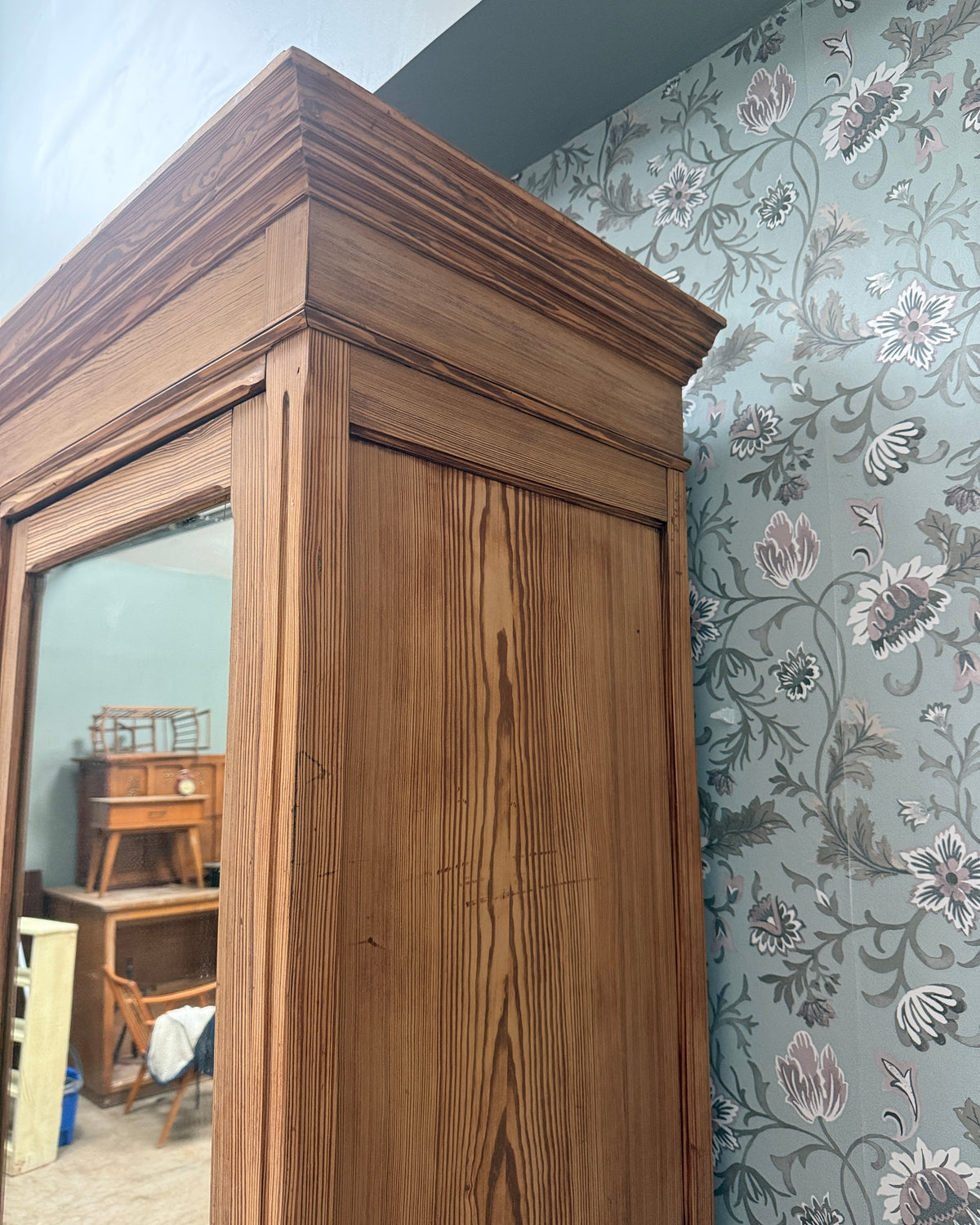 Grande armoire ancienne de campagne