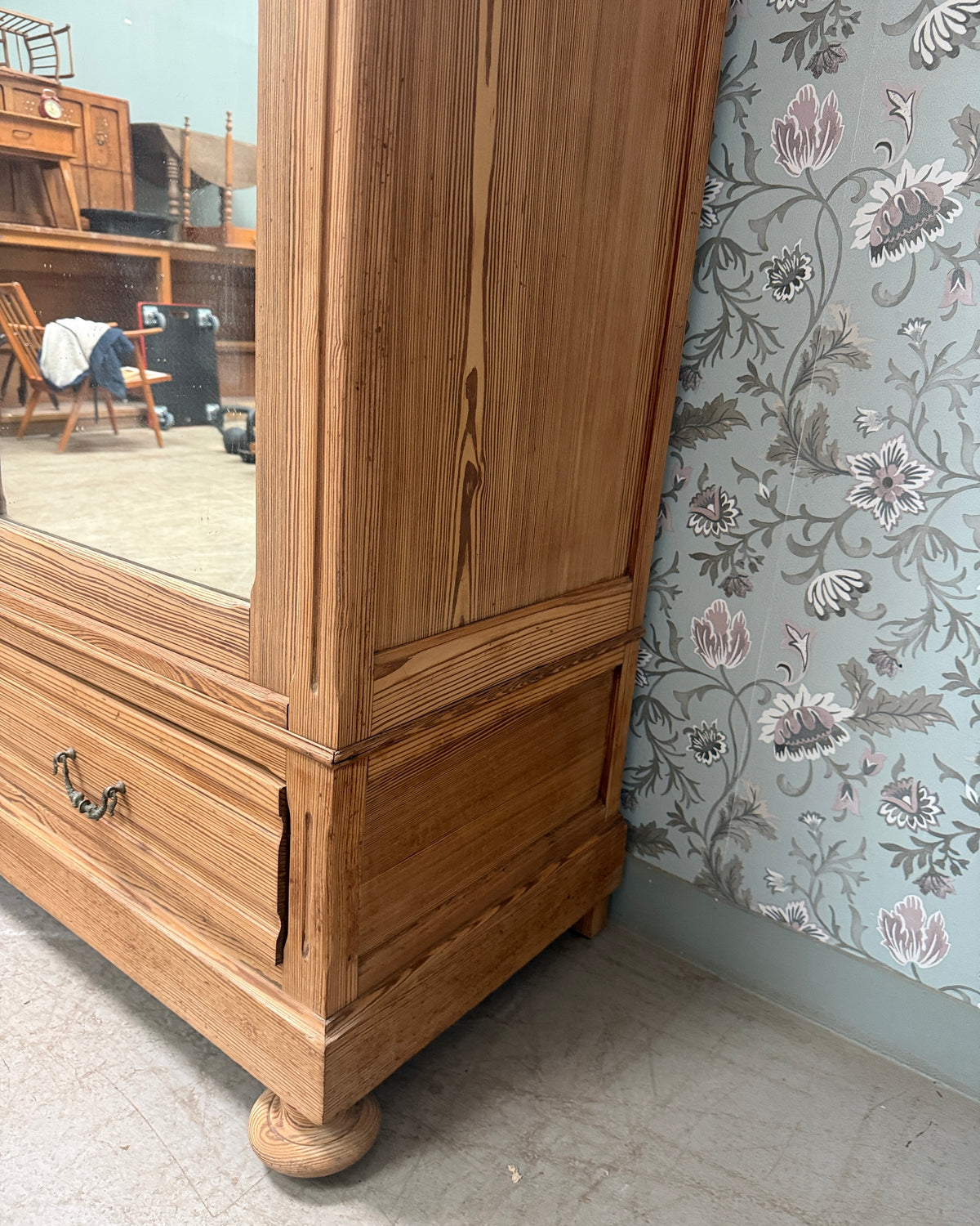Grande armoire ancienne de campagne