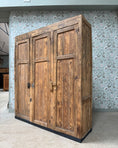 Charger l'image dans la visionneuse de la galerie, Grande armoire d’atelier ancienne en bois massif
