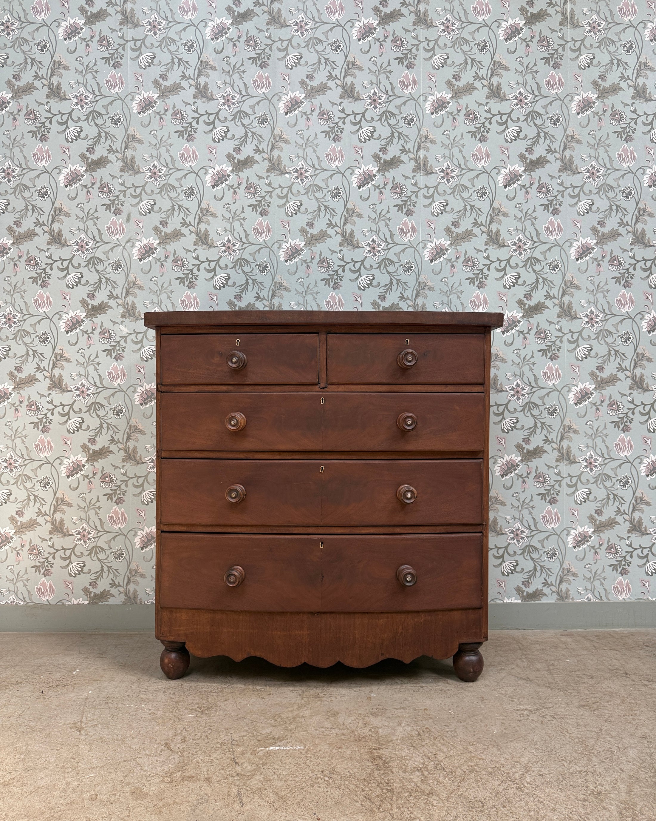 Grande commode anglaise ancienne