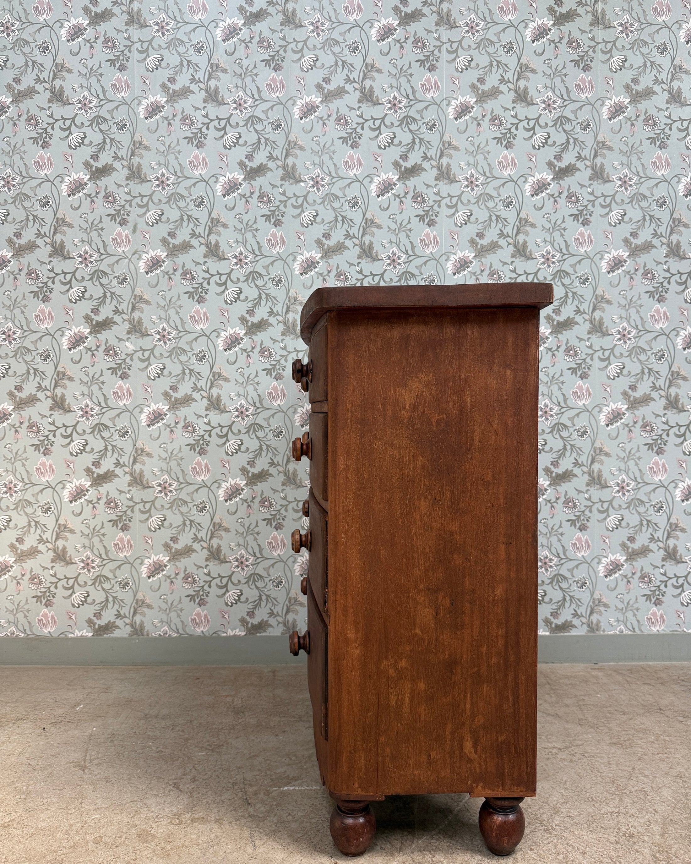 Grande commode anglaise ancienne