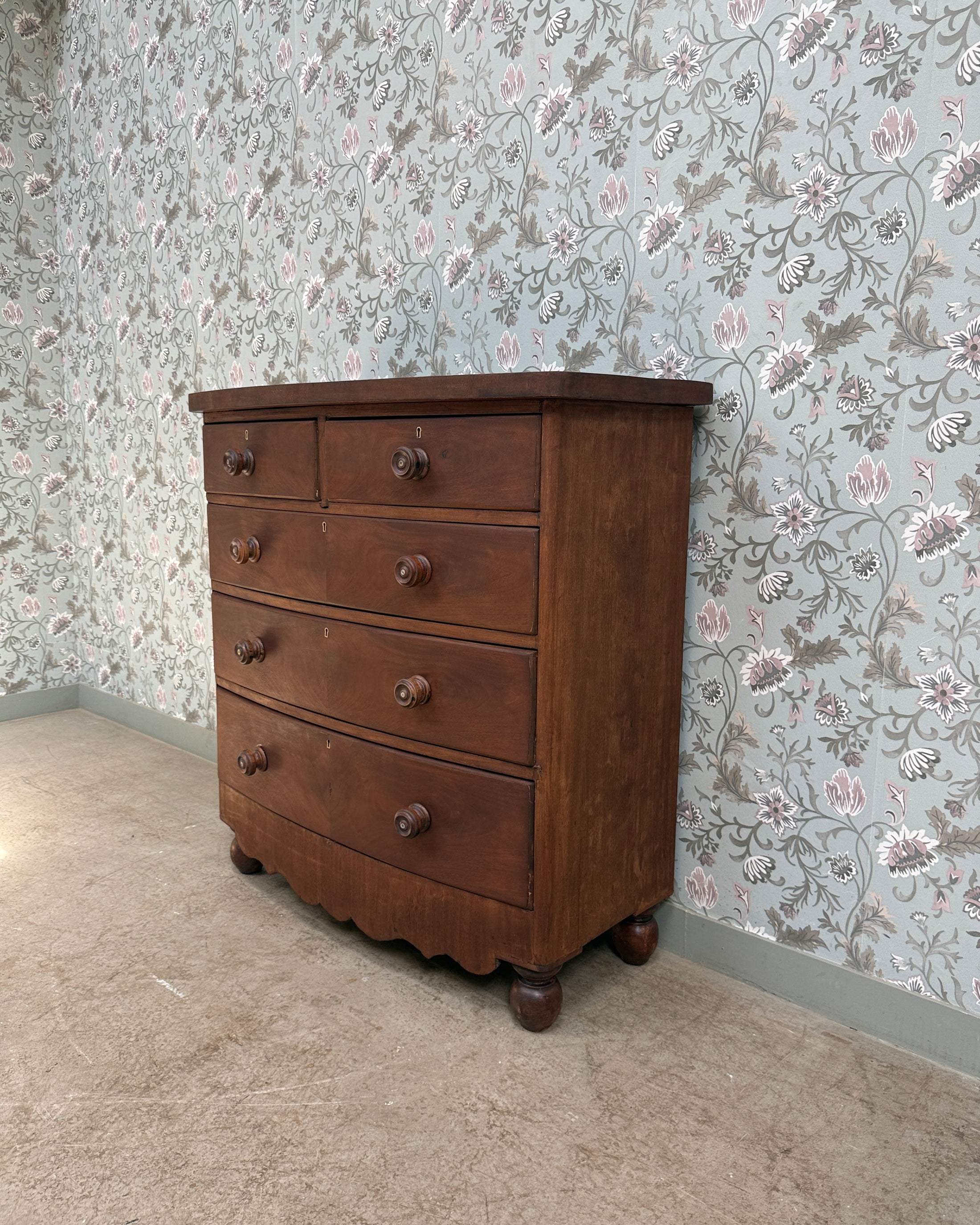 Grande commode anglaise ancienne