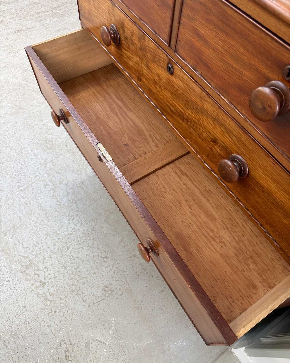 Grande commode anglaise victorienne en acajou