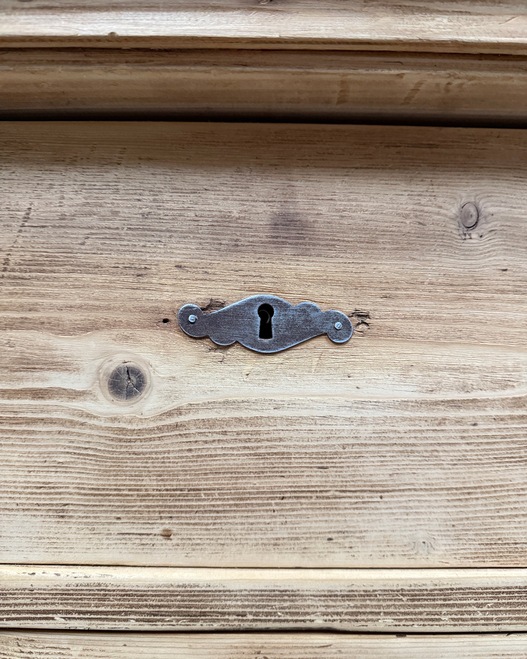 Grande commode anglaise en pin massif