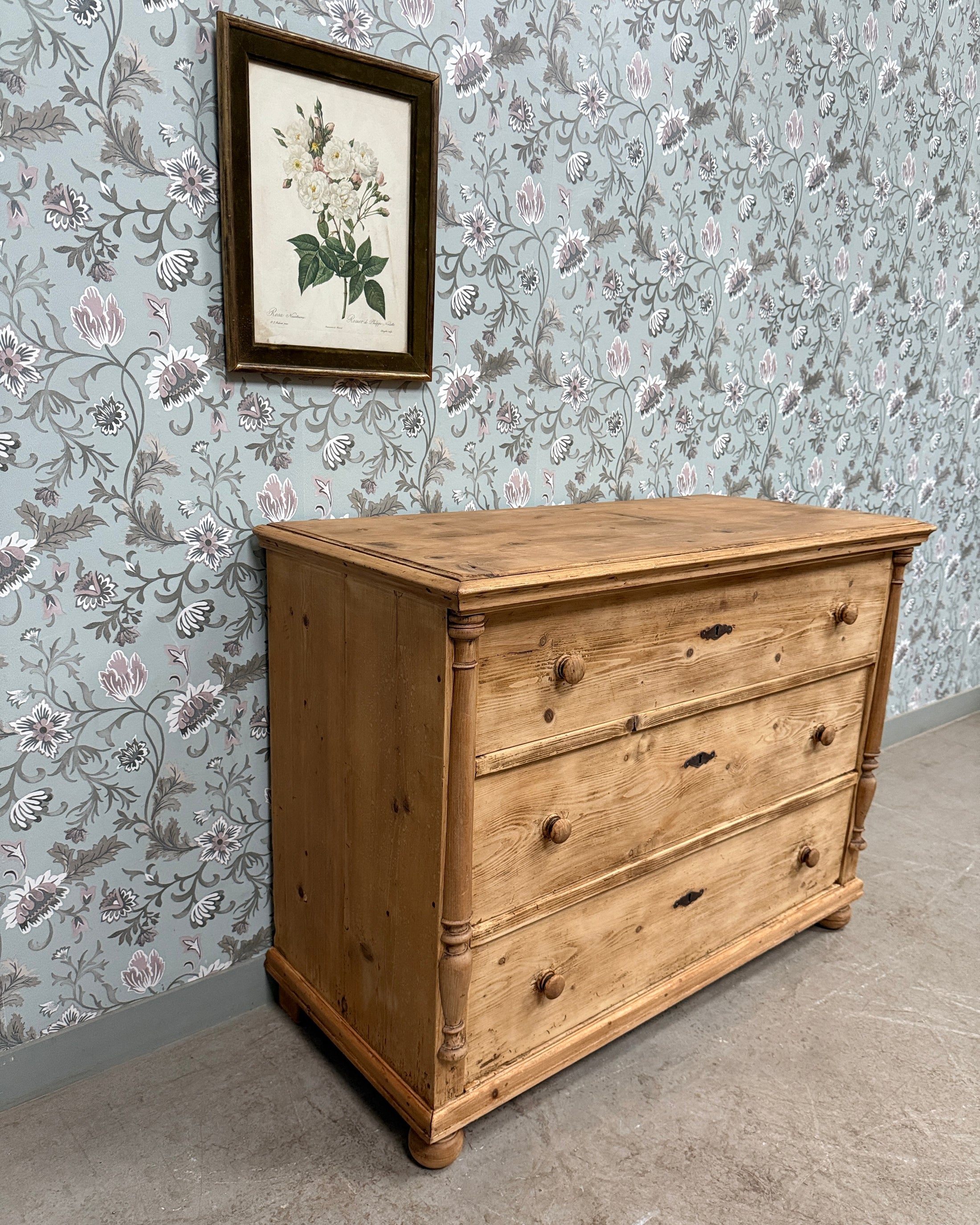 Grande commode anglaise en pin massif
