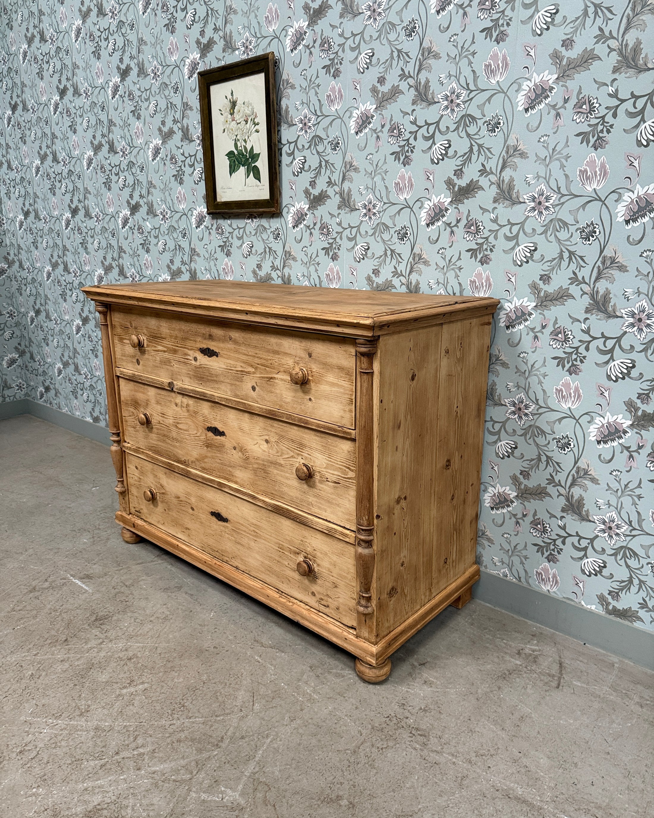 Grande commode anglaise en pin massif