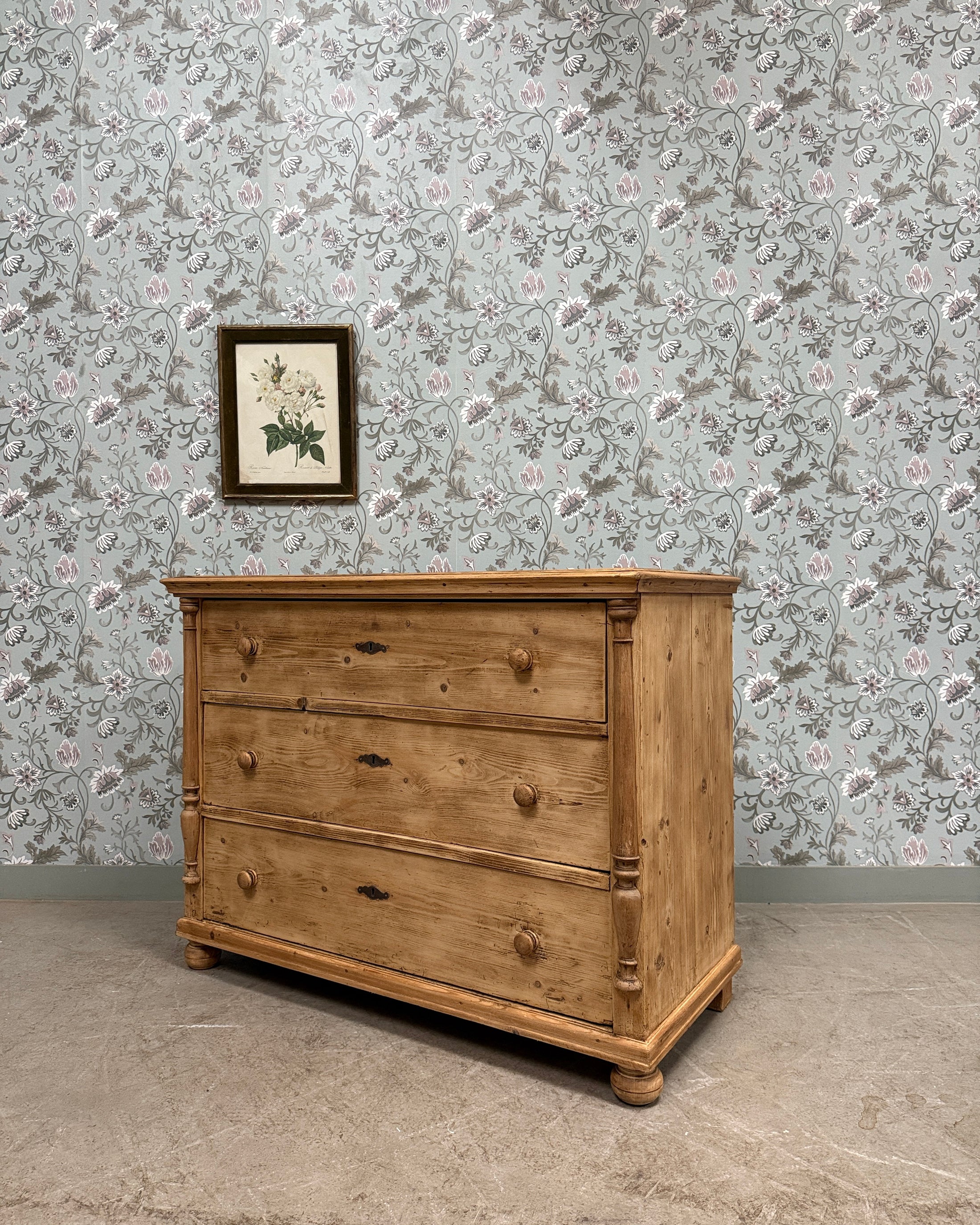 Grande commode anglaise en pin massif