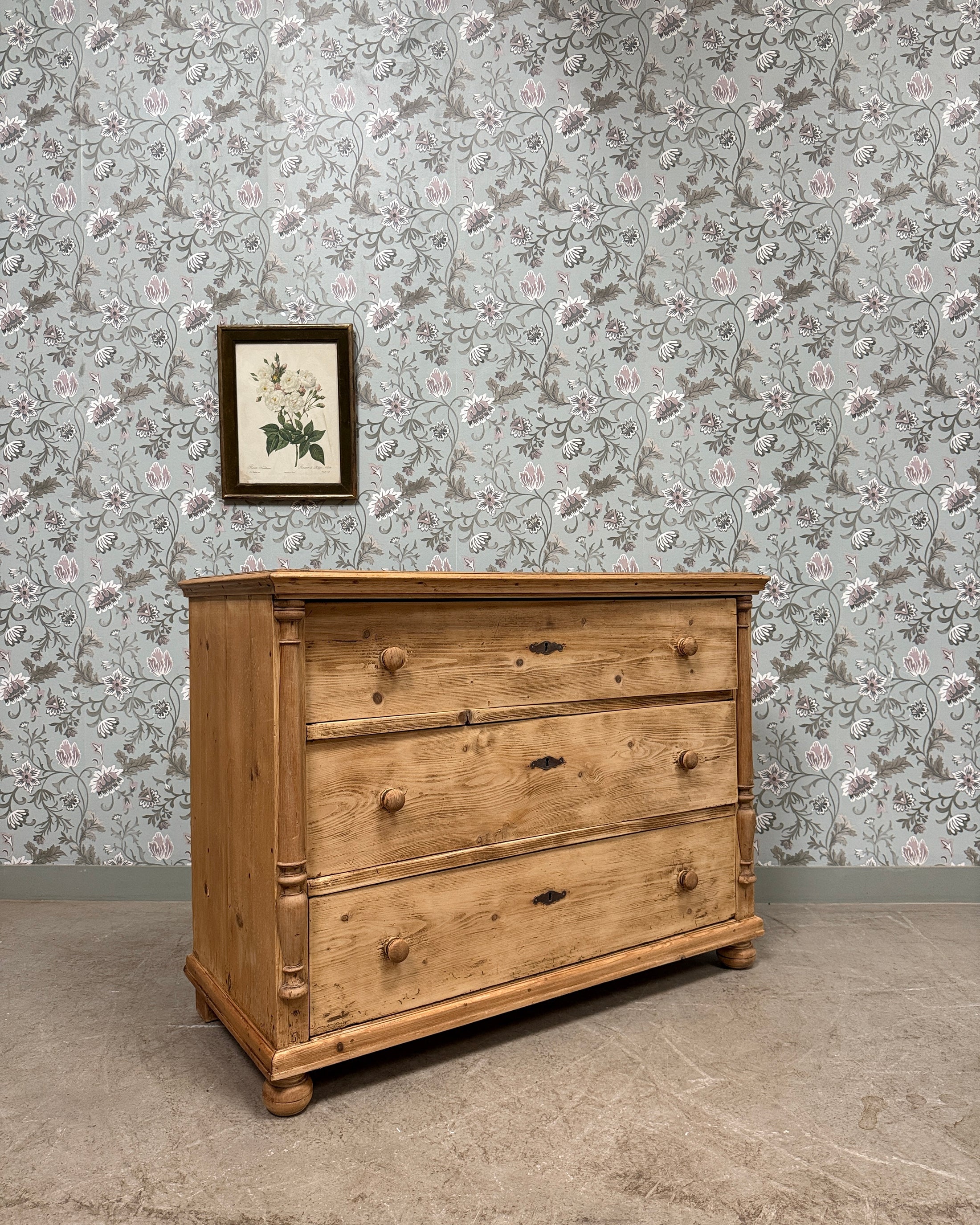 Grande commode anglaise en pin massif