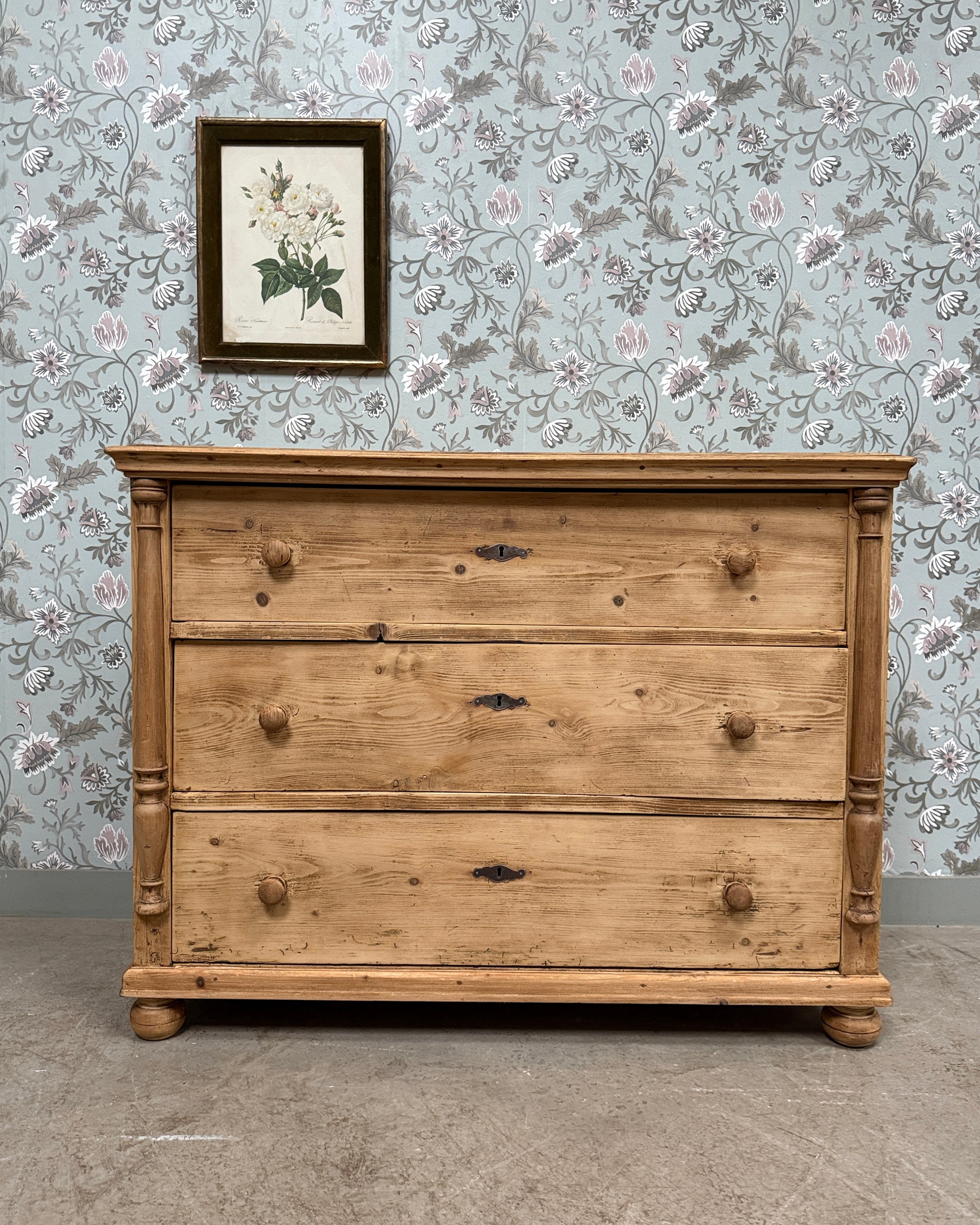 Grande commode anglaise en pin massif