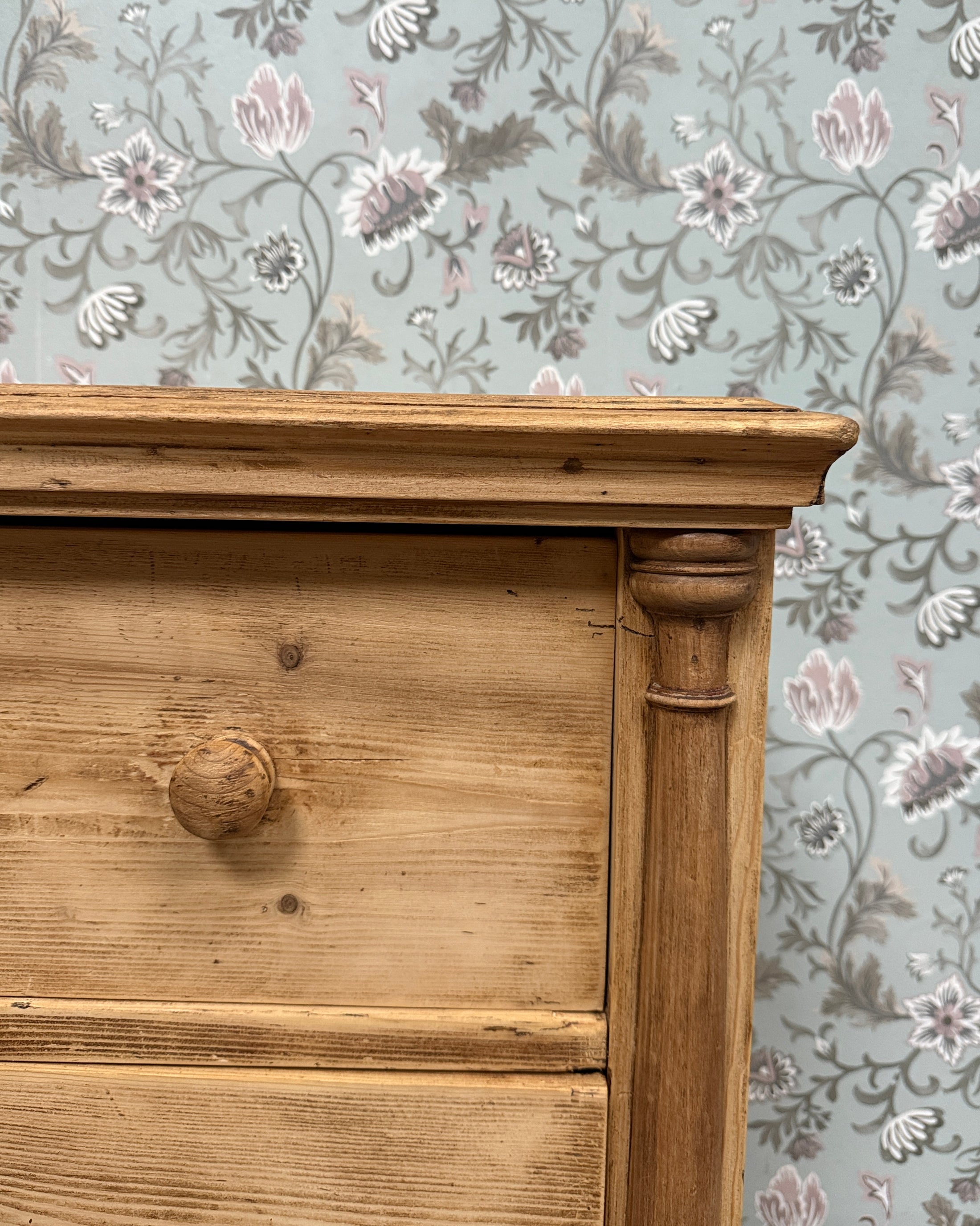 Grande commode anglaise en pin massif