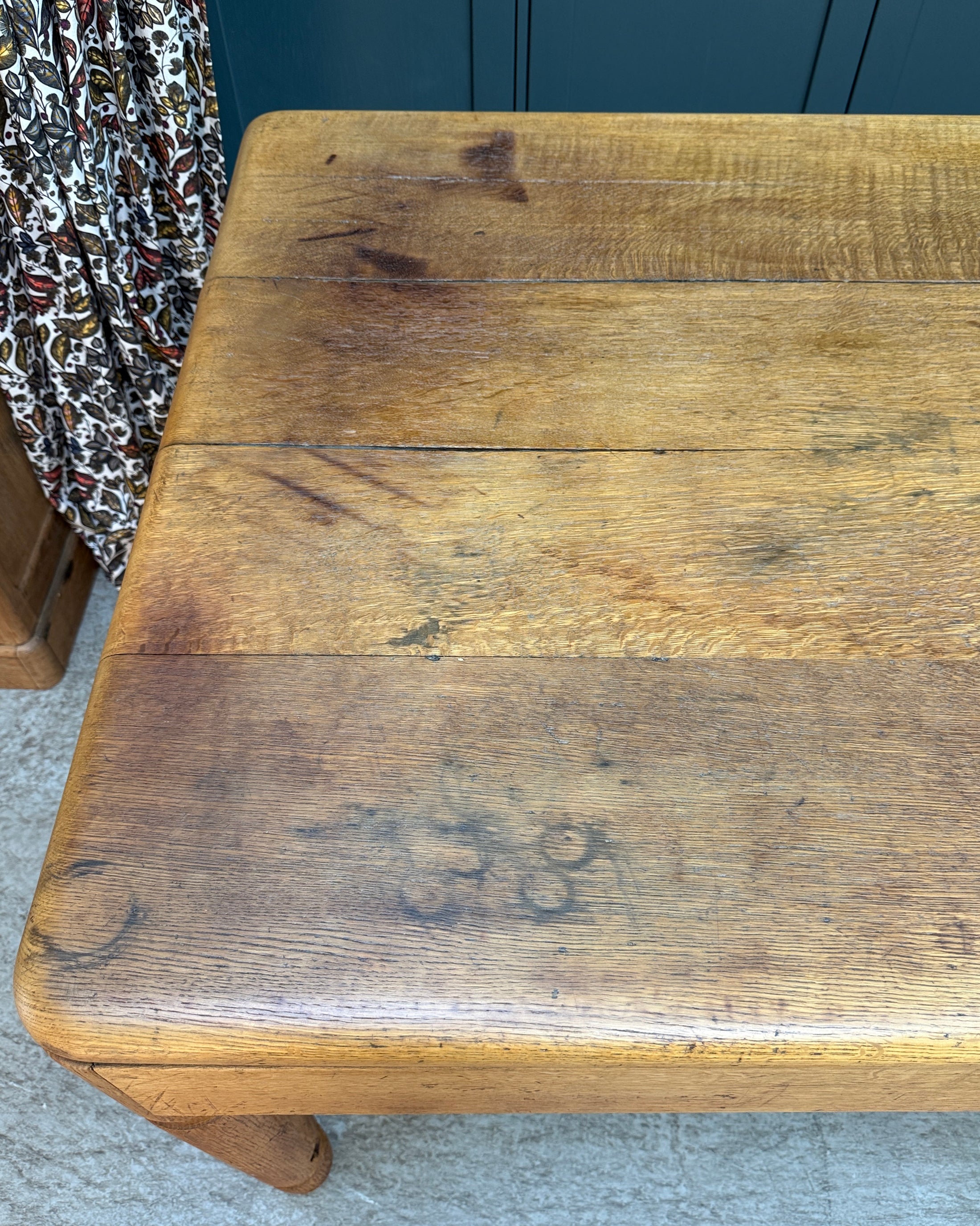 Grande table-à-manger de métier en chêne massif
