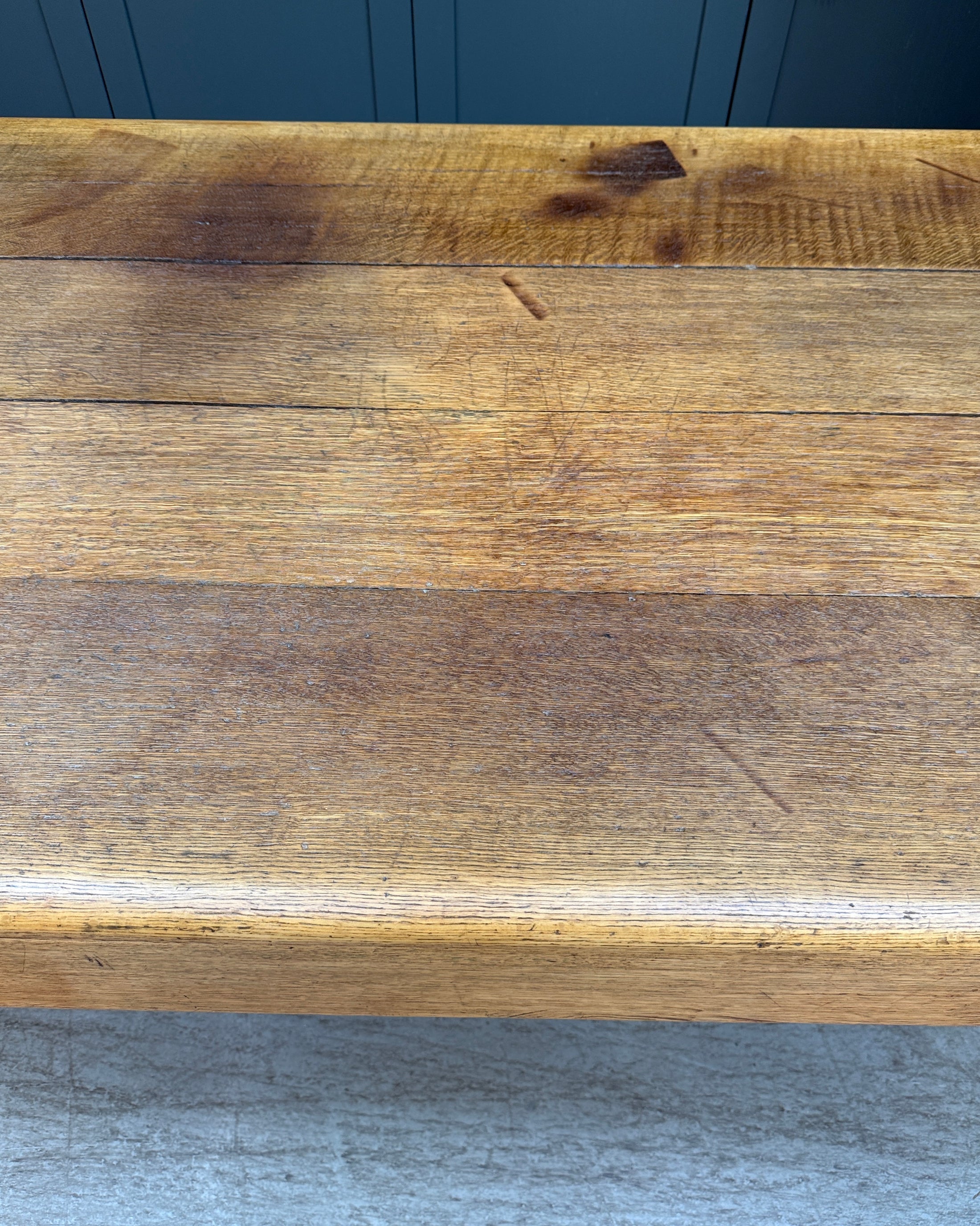 Grande table-à-manger de métier en chêne massif