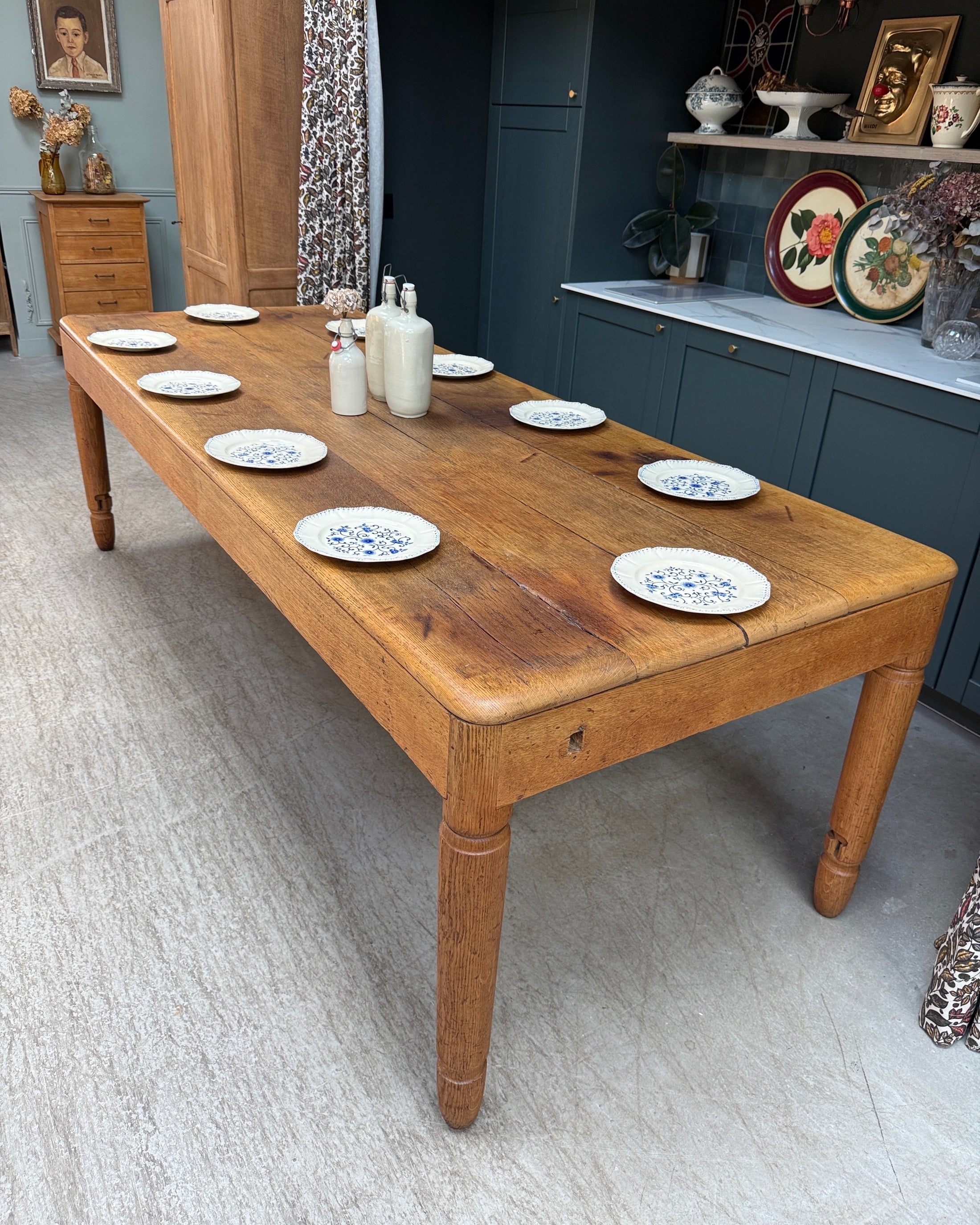 Grande table-à-manger de métier en chêne massif