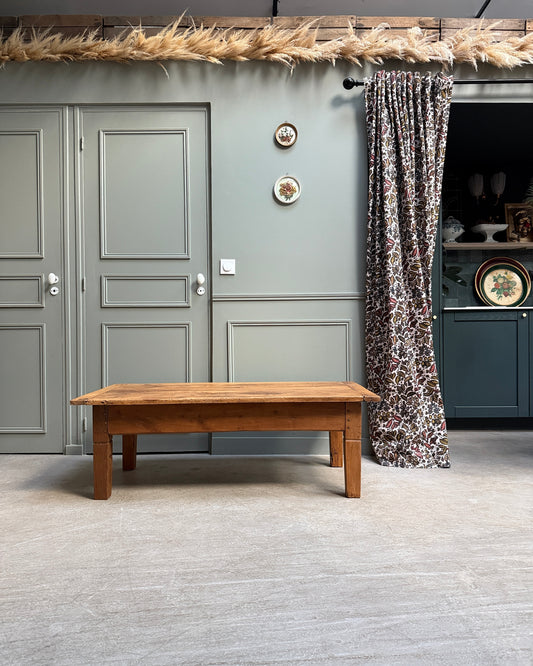 Grande table basse vintage en bois massif