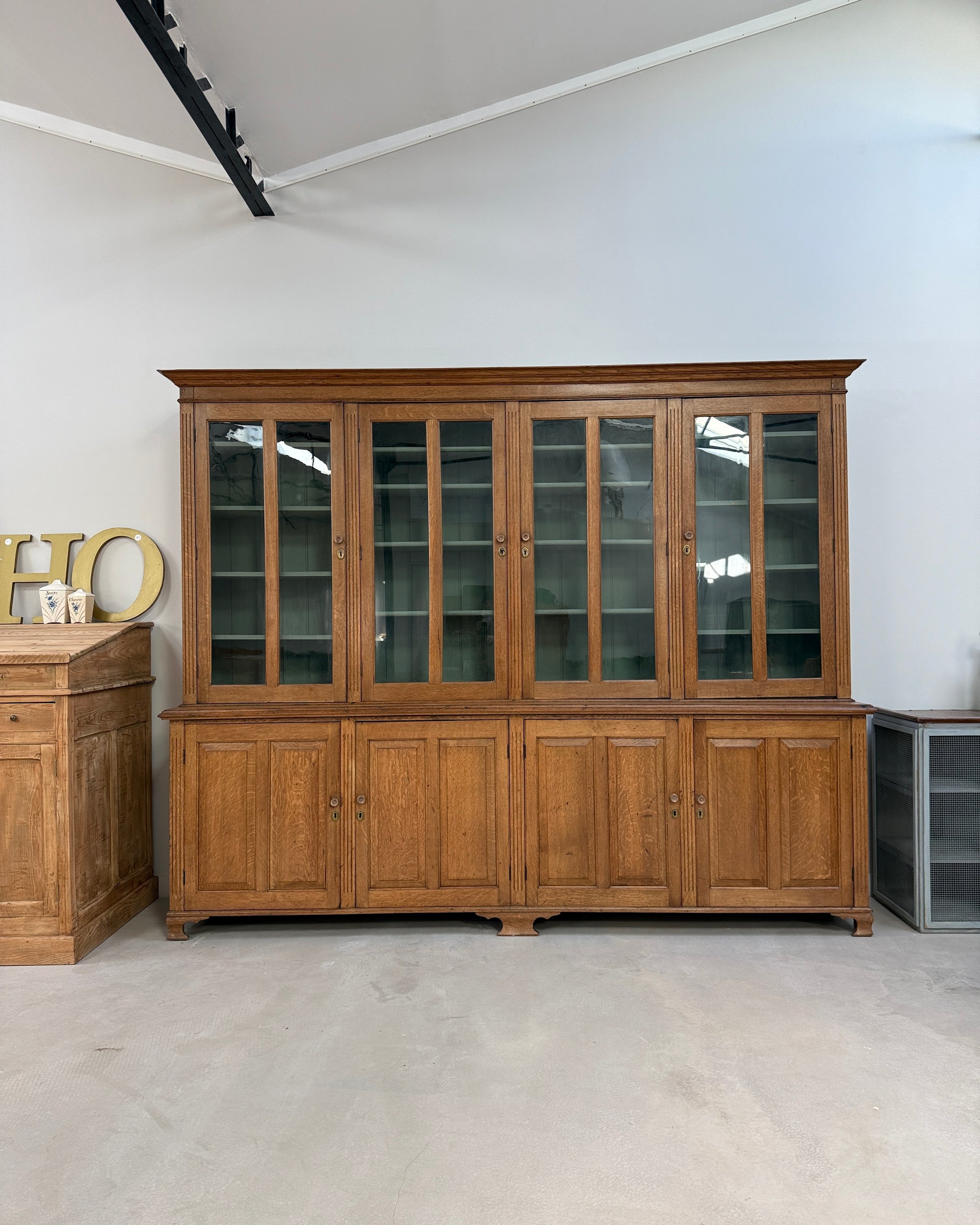 Grande vitrine de présentation deux corps