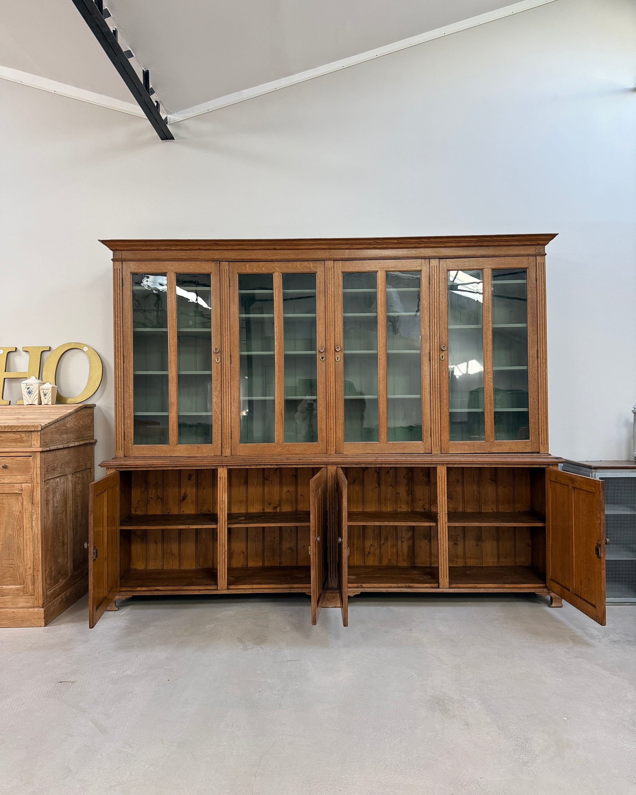 Grande vitrine de présentation deux corps